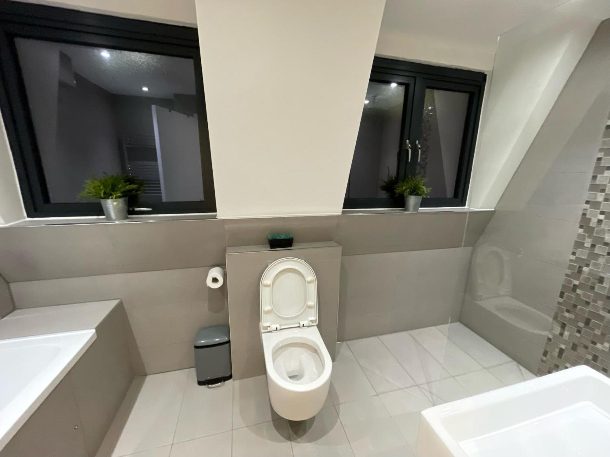 Omega Terrace, Luxury Modern Interior, Located Close To Alexandra Palace Londen