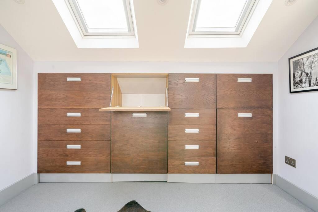 Luxurious & Modern 2 Bedroom Notting Hill Townhouse Appartement