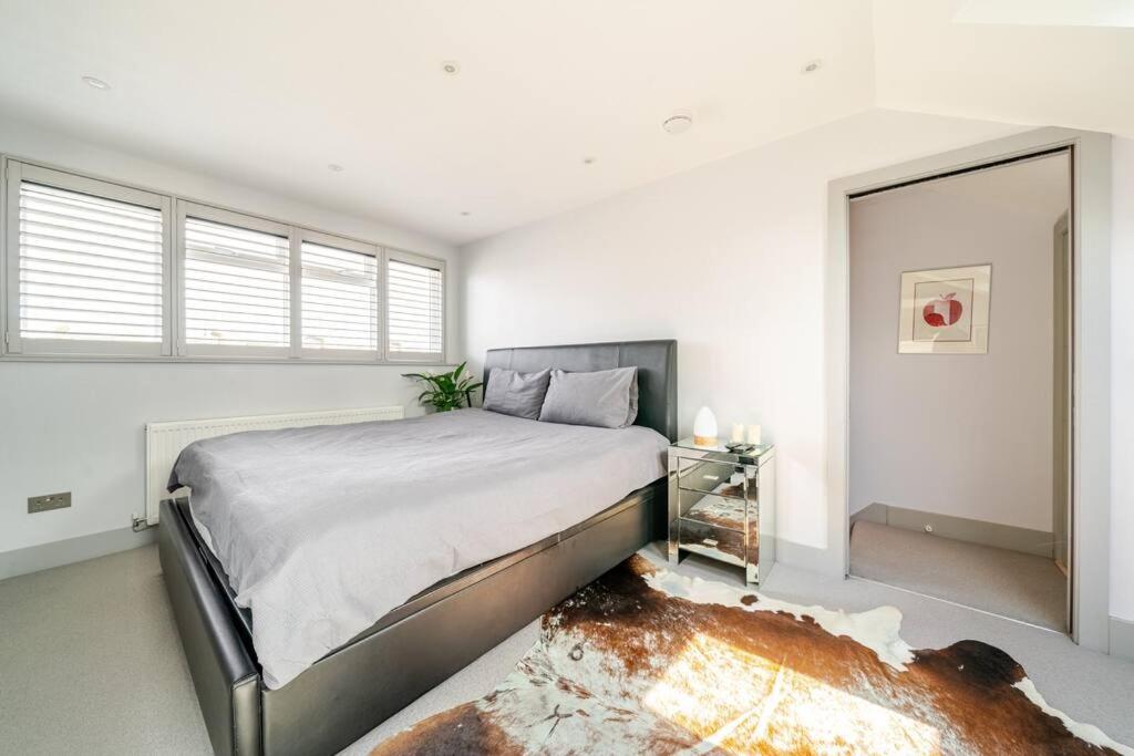 Luxurious & Modern 2 Bedroom Notting Hill Townhouse Londen