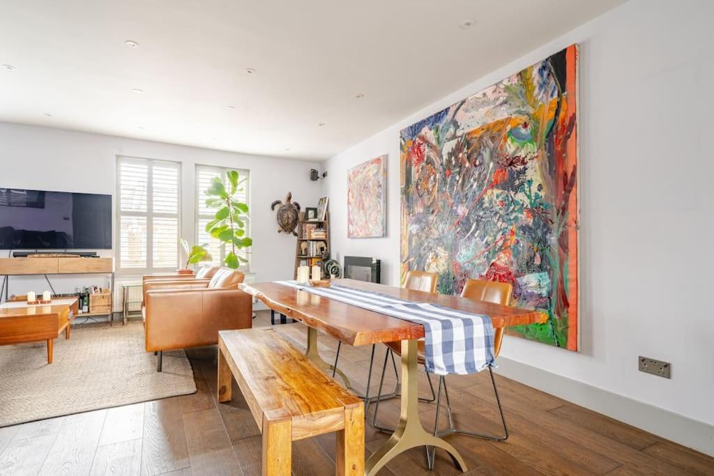 Luxurious & Modern 2 Bedroom Notting Hill Townhouse Londen