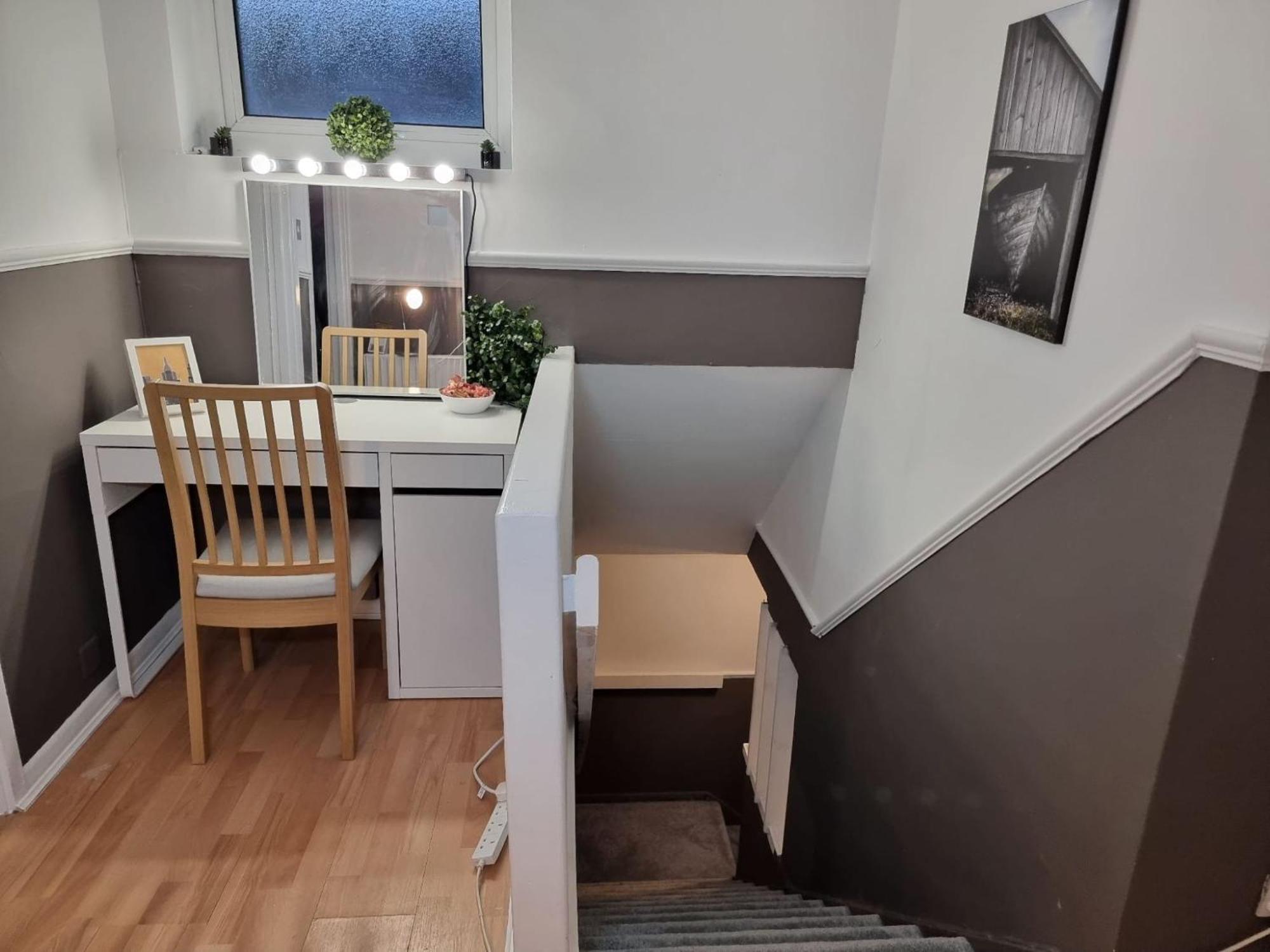 Holiday home Heathrow Airport House