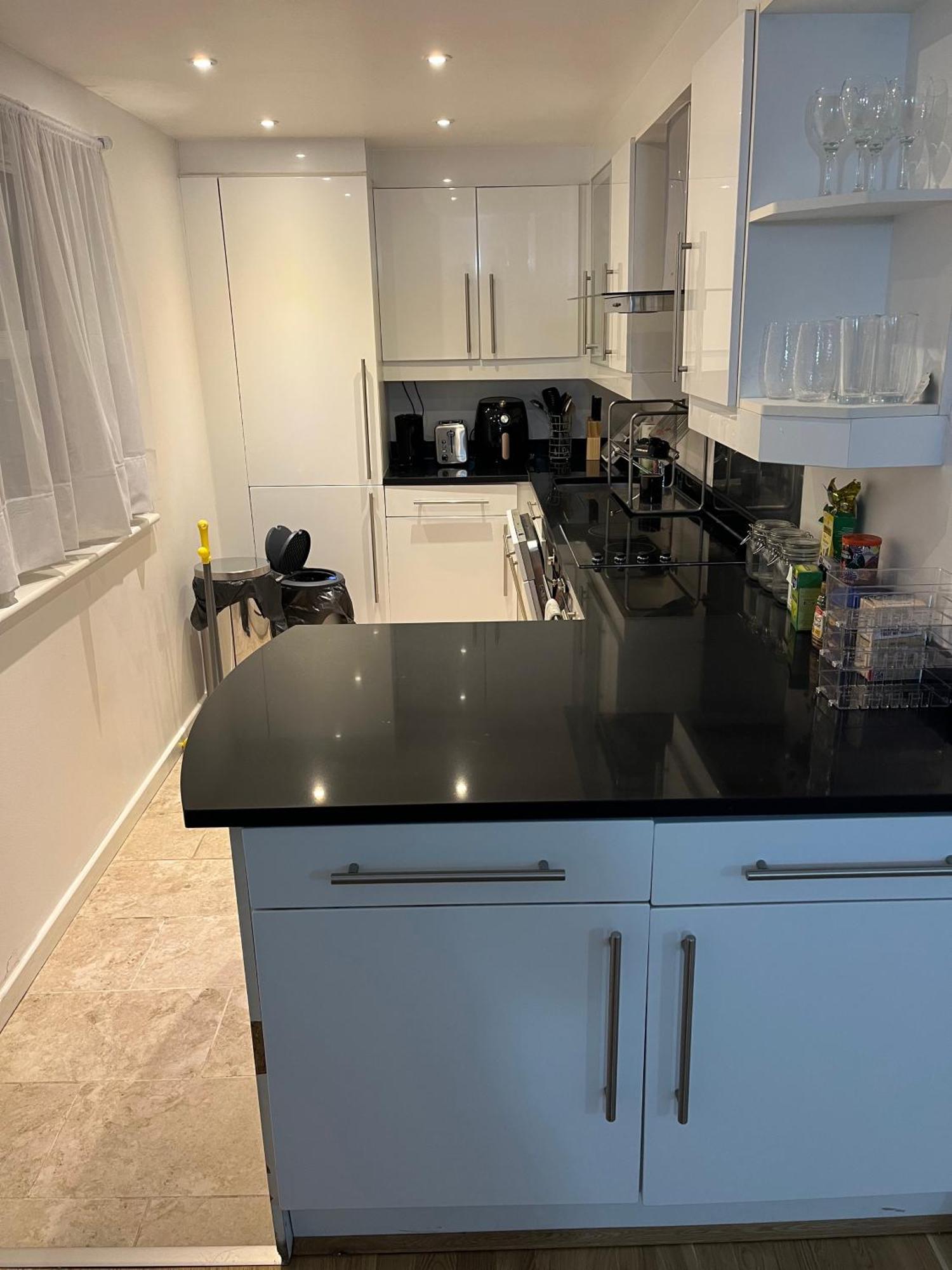 Roomzzz Near The Excel Exhibition Centre Royal Victoria O2 Arena Central 24 Hour Self Check-in Gasthof London