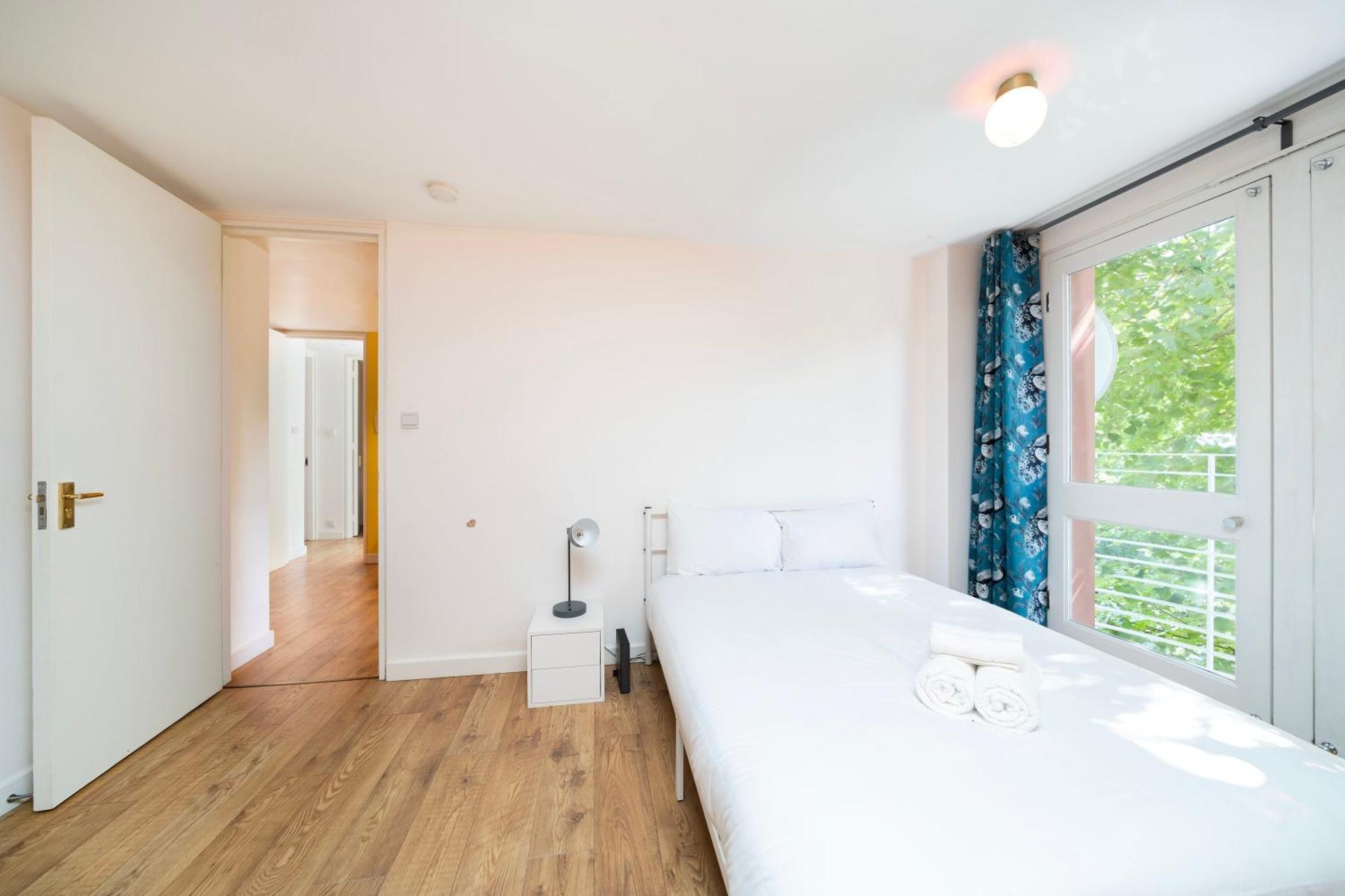 Charming 3br Flat In Apartment *