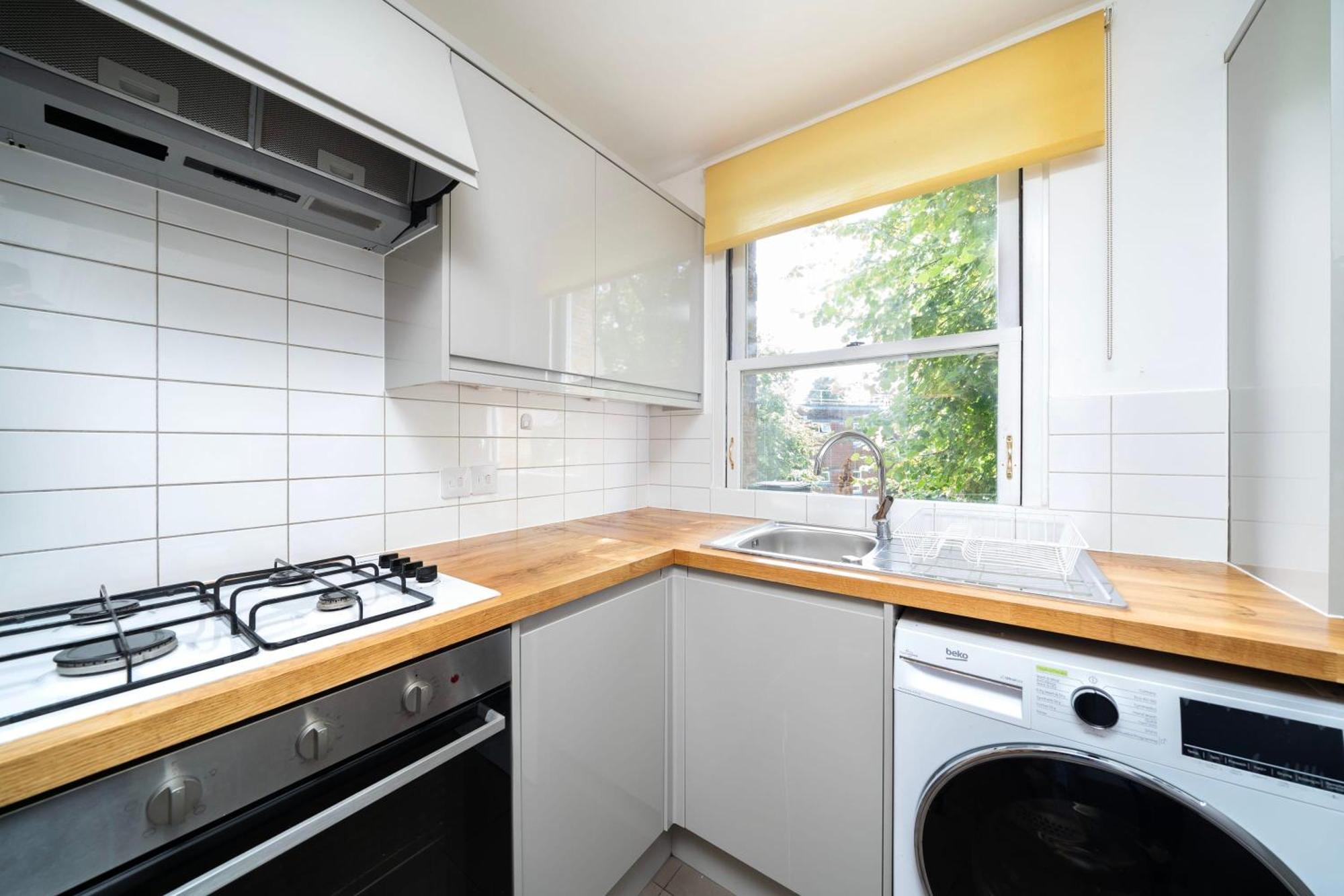 Charming 3br Flat In Apartment