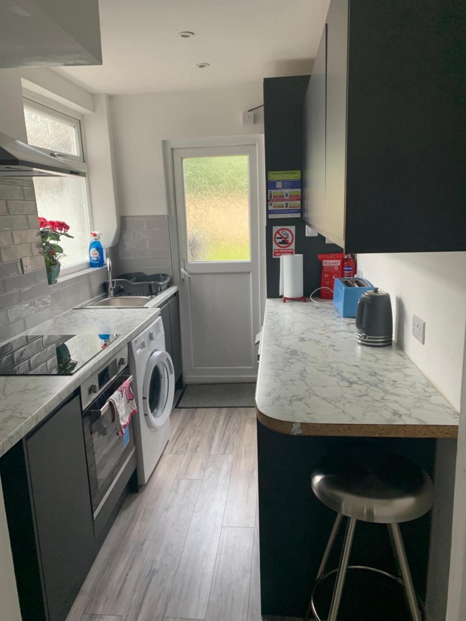 Small Single Boxroom Ovo Wembley Stadium Homestay
