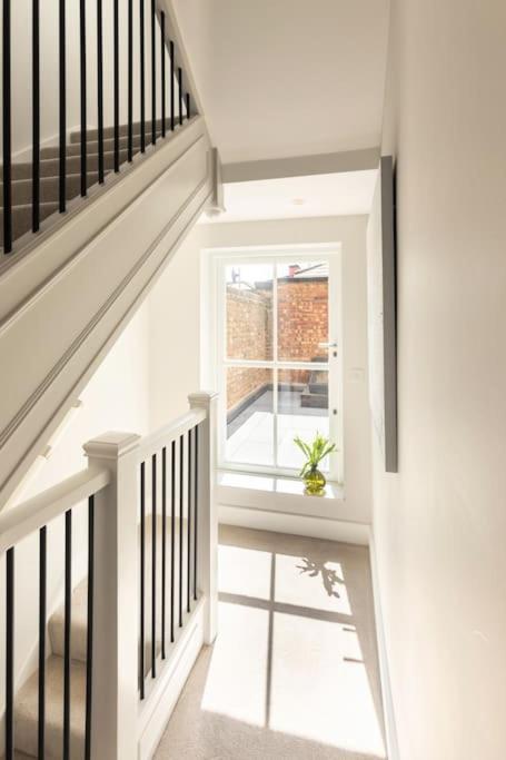Superb 3 Bed Notting Hill Holiday home London
