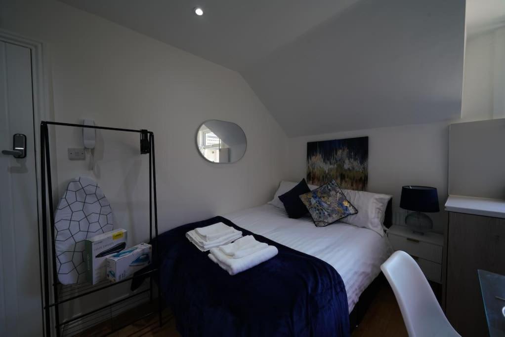 New Private 6 * London