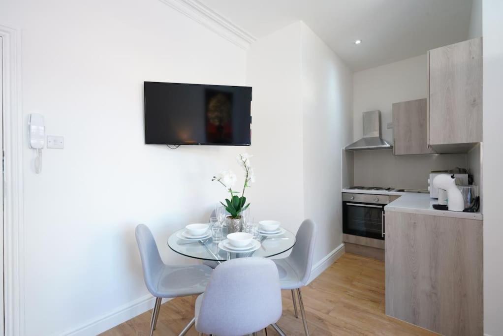 New Private 2 * Londen