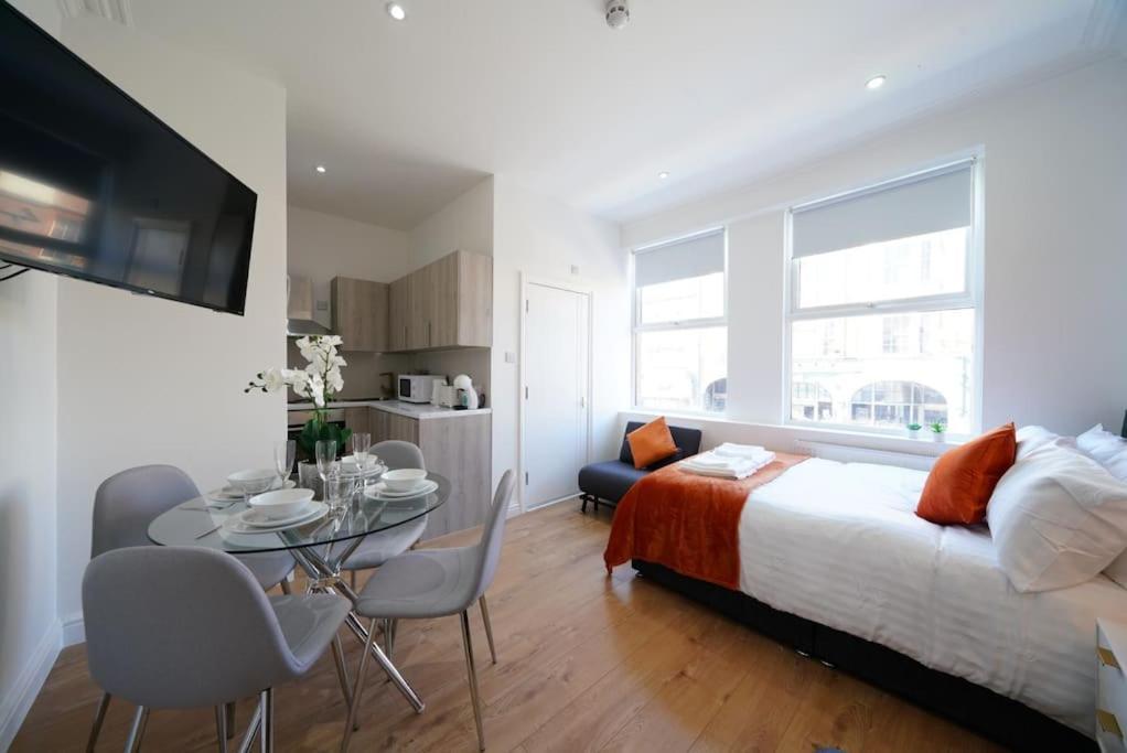 New Private 2 Londen
