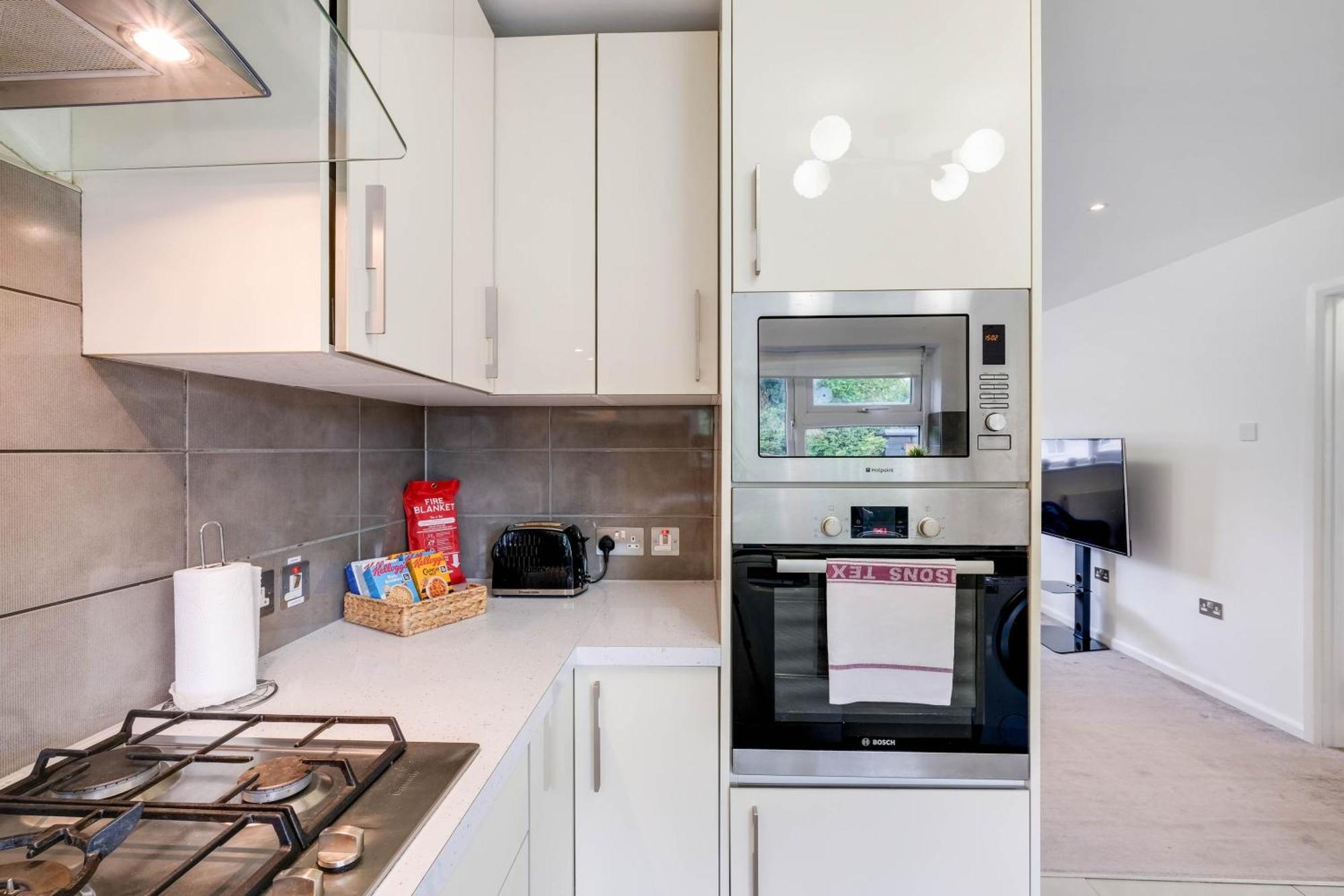 Apartment Hanwell 2 Bedroom Maisonette By 360stays *