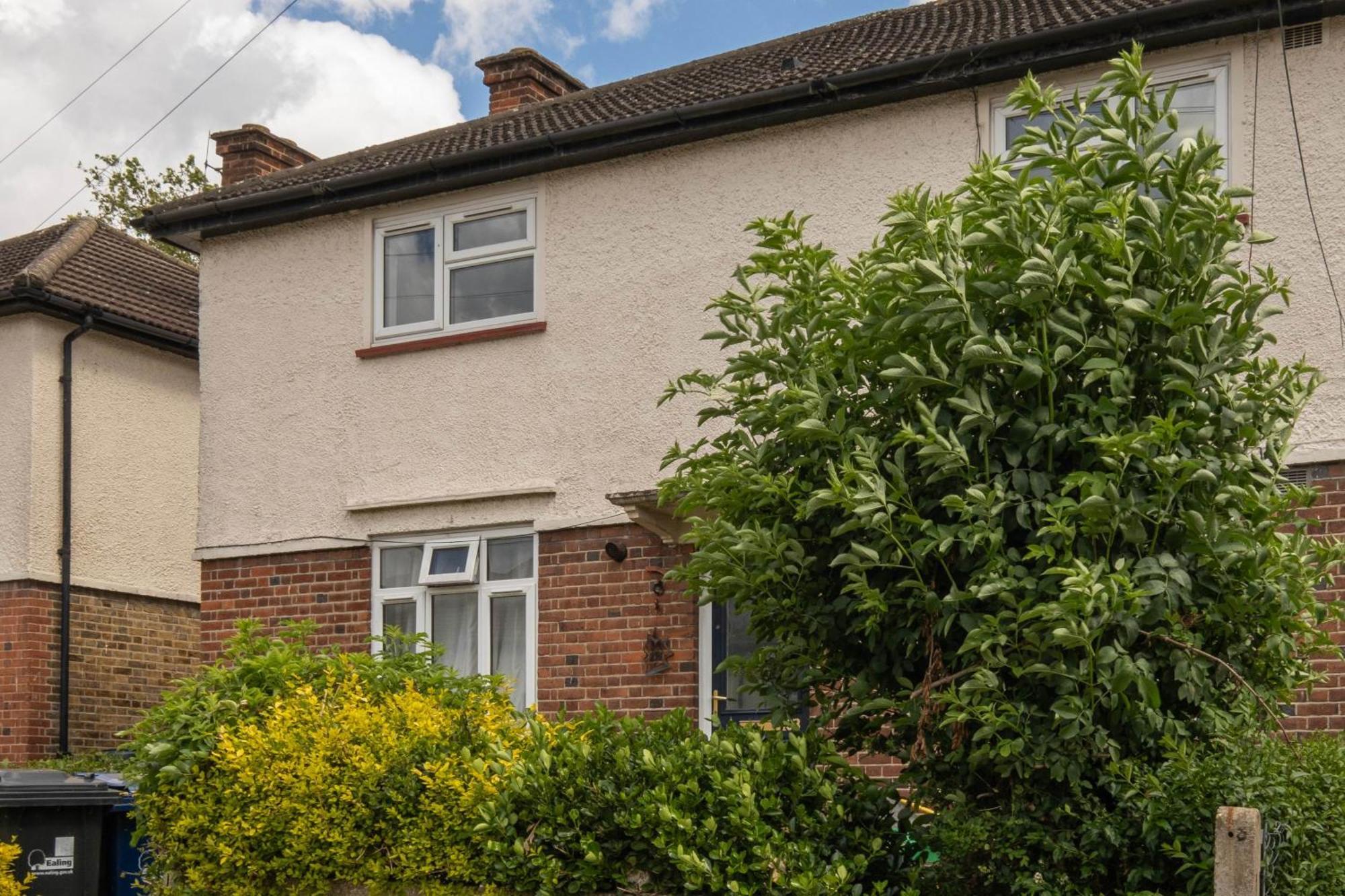Apartment Hanwell 2 Bedroom Maisonette By 360stays *