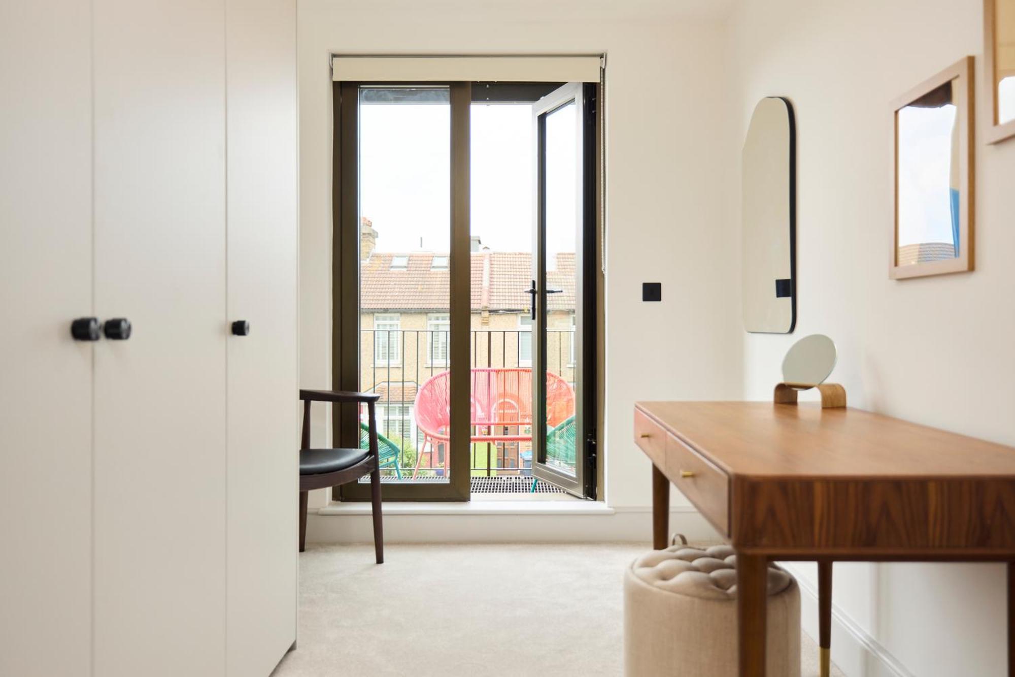 The South Wimbledon Place - Adorable 2bdr Flat With Balcony Leilighet London