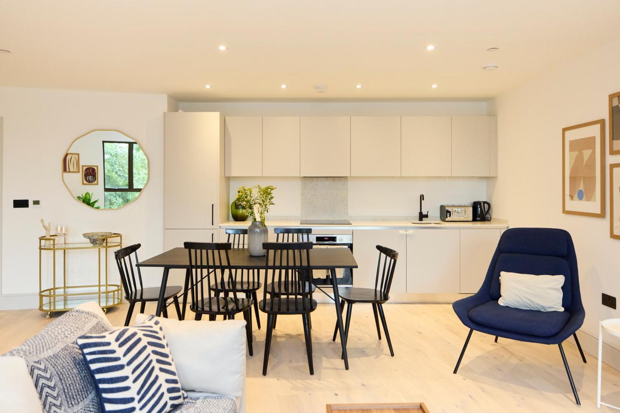 The South Wimbledon Place - Adorable 2bdr Flat With Balcony Leilighet *
