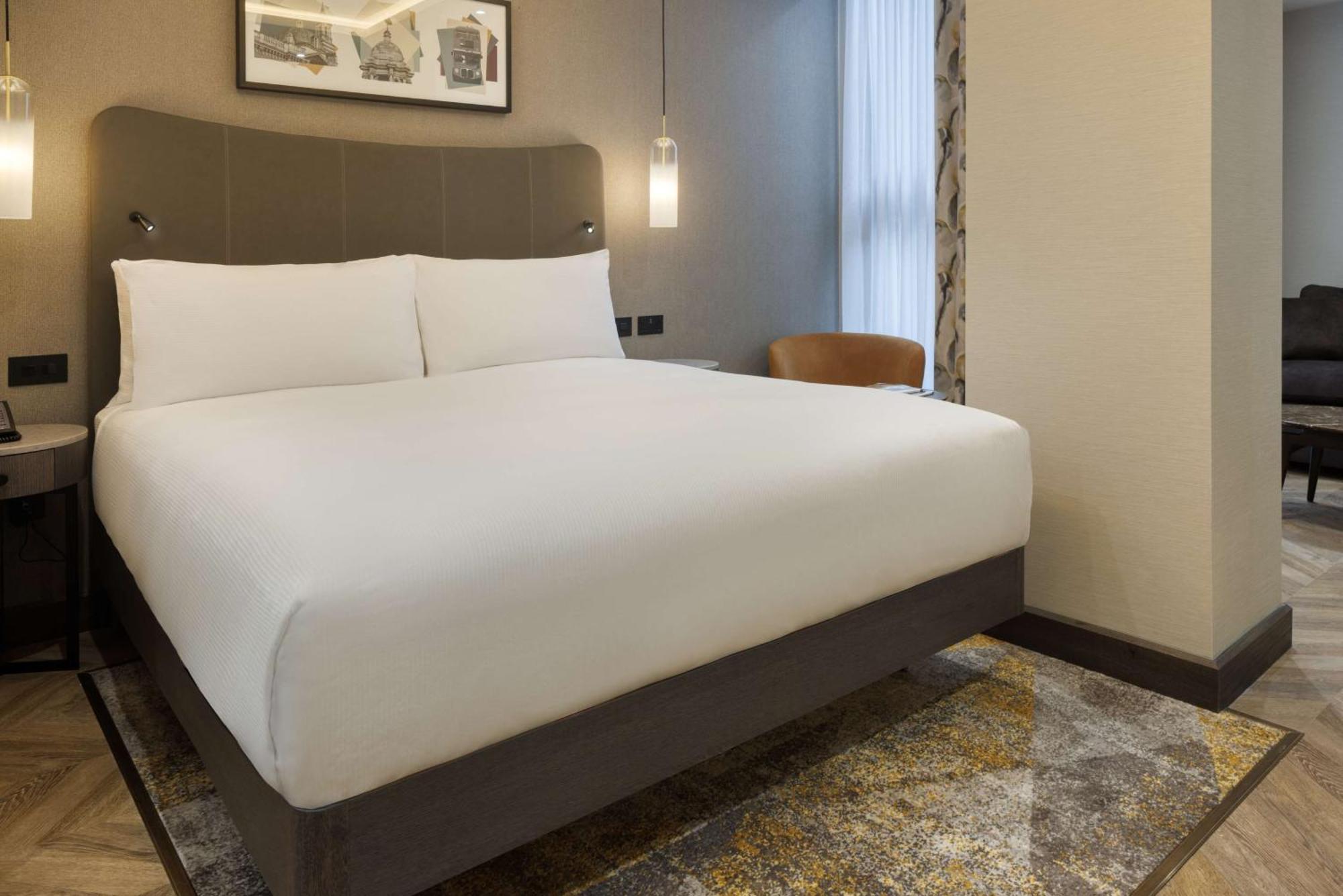 Doubletree By Hilton Victoria Hotel