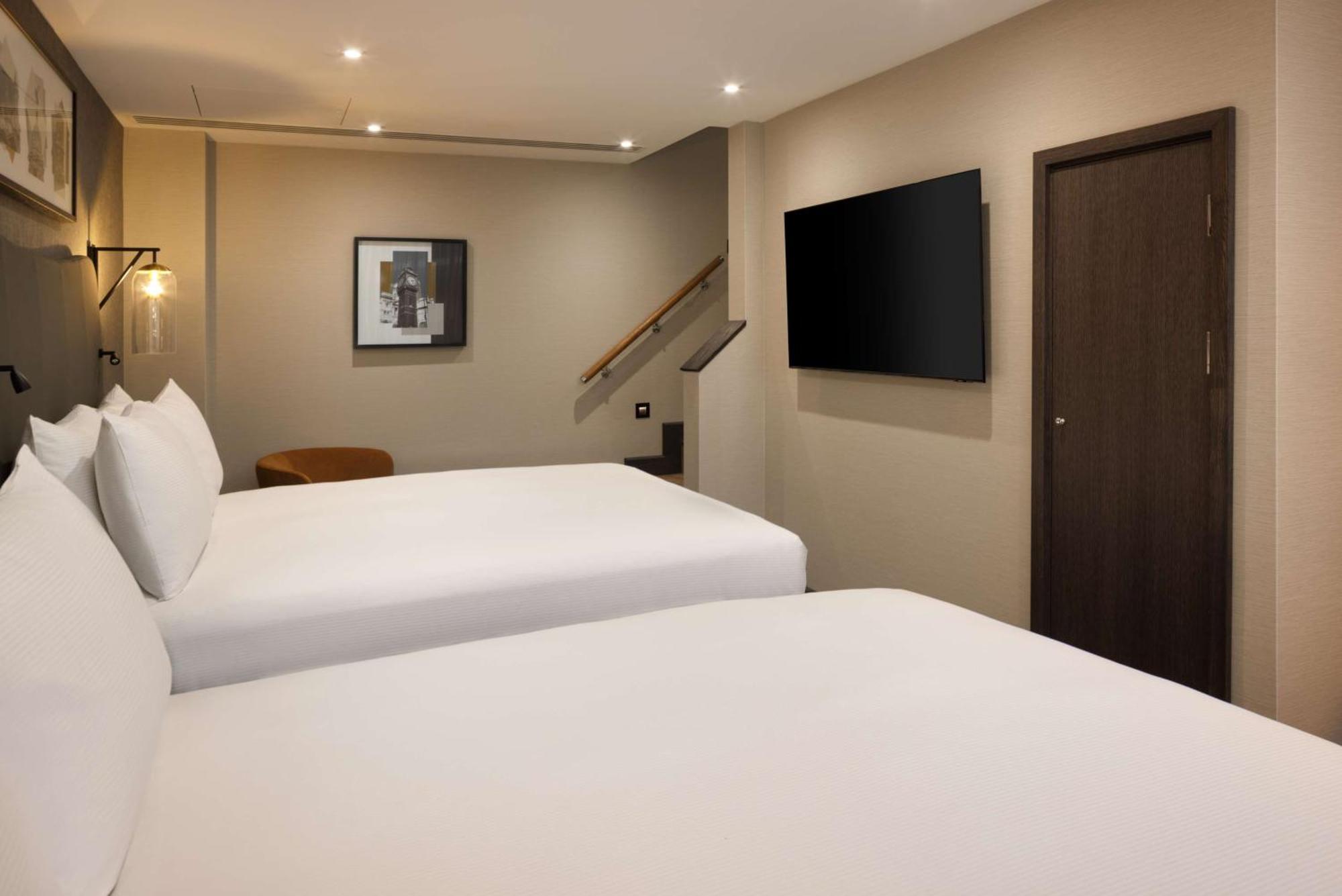 Doubletree By Hilton Victoria 4*