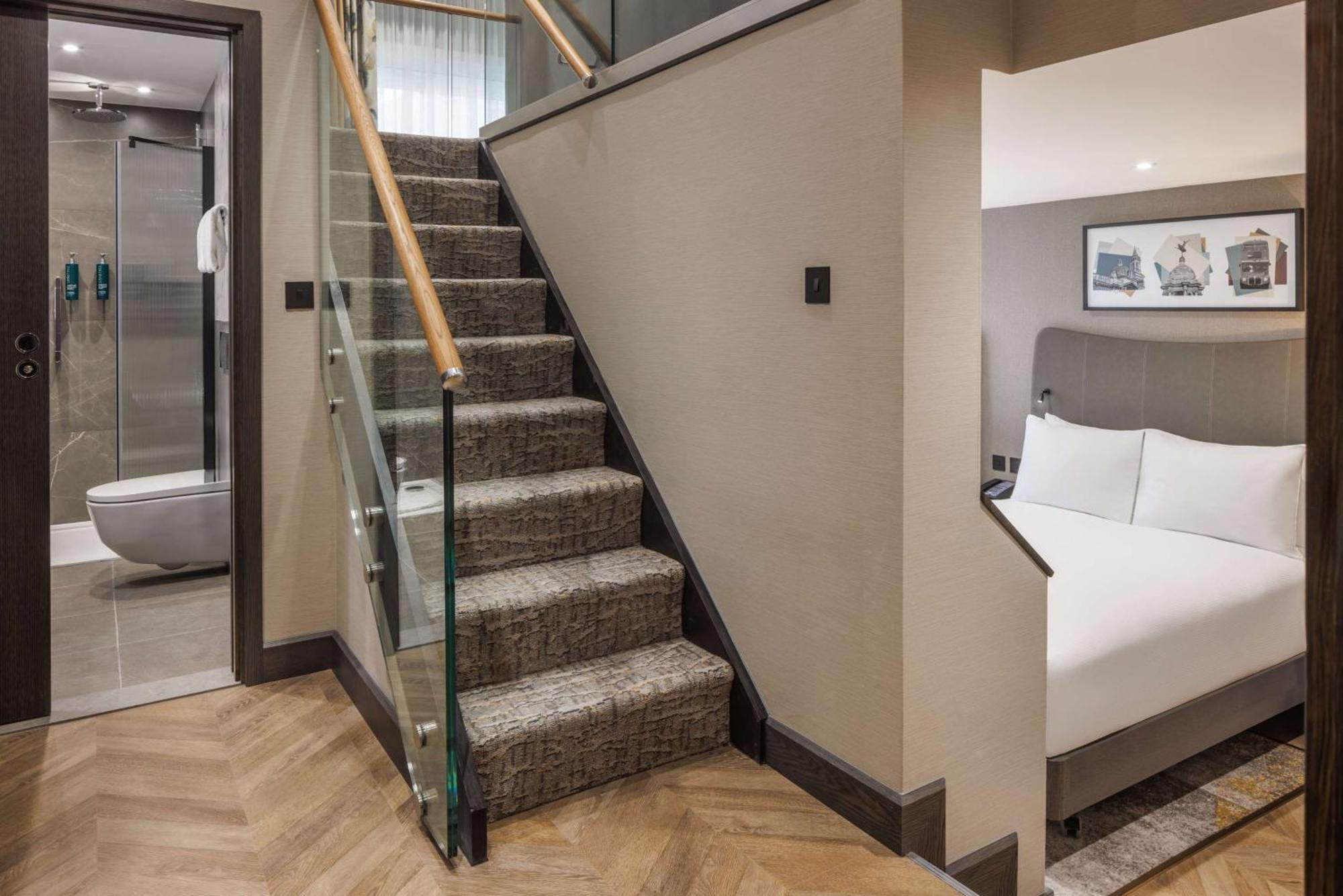 Doubletree By Hilton Victoria Hotel London