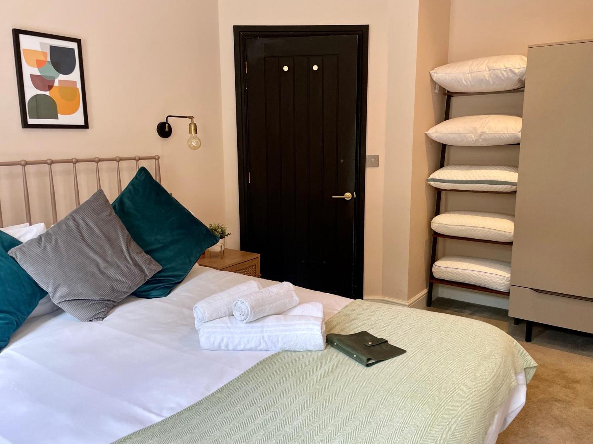 Pillow Menu! 1 Bed Garden Flat Finsbury Park Appartement Londen