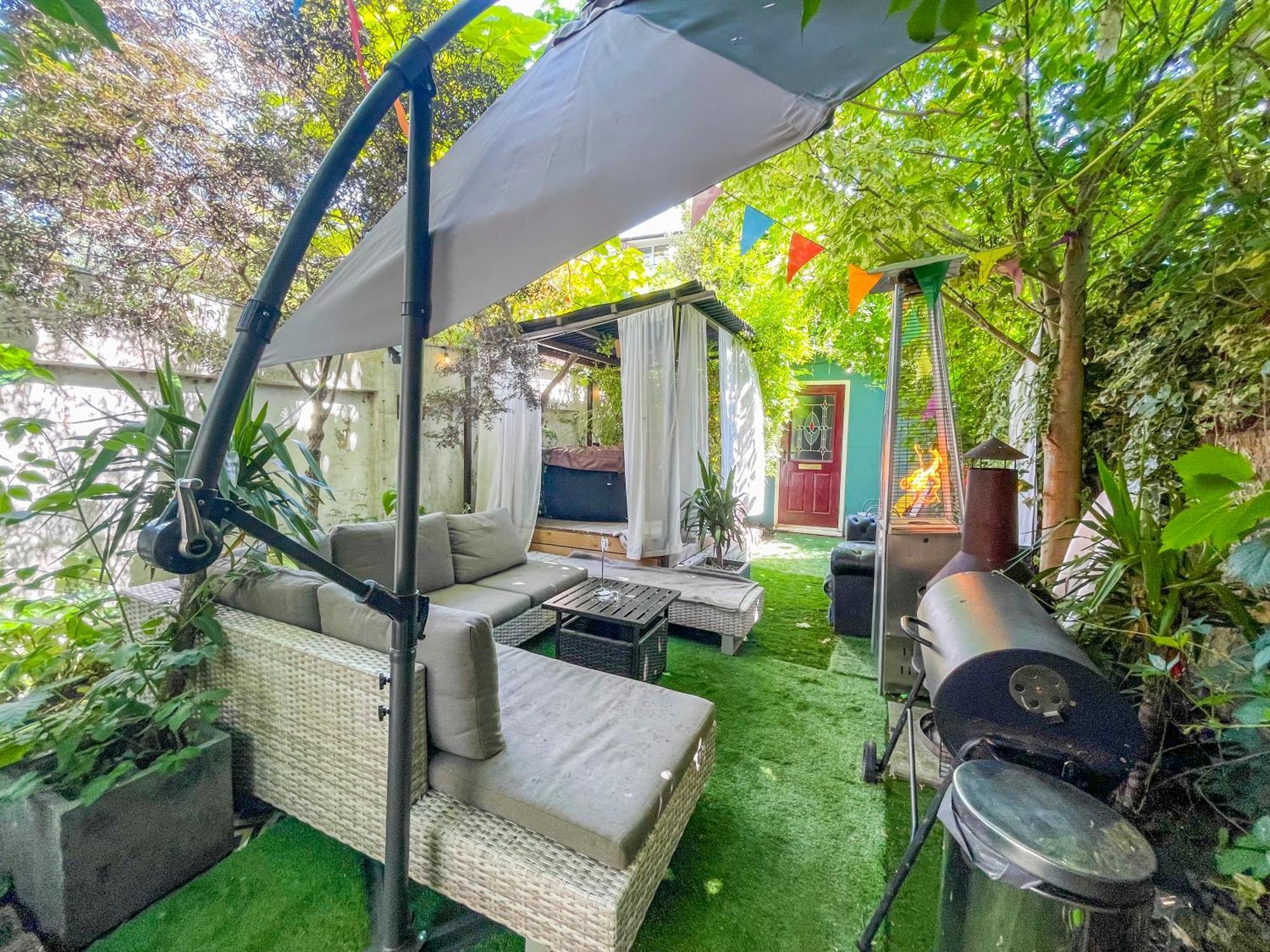 Double W/projector & Garden Hot Tub Privatunterkunft *