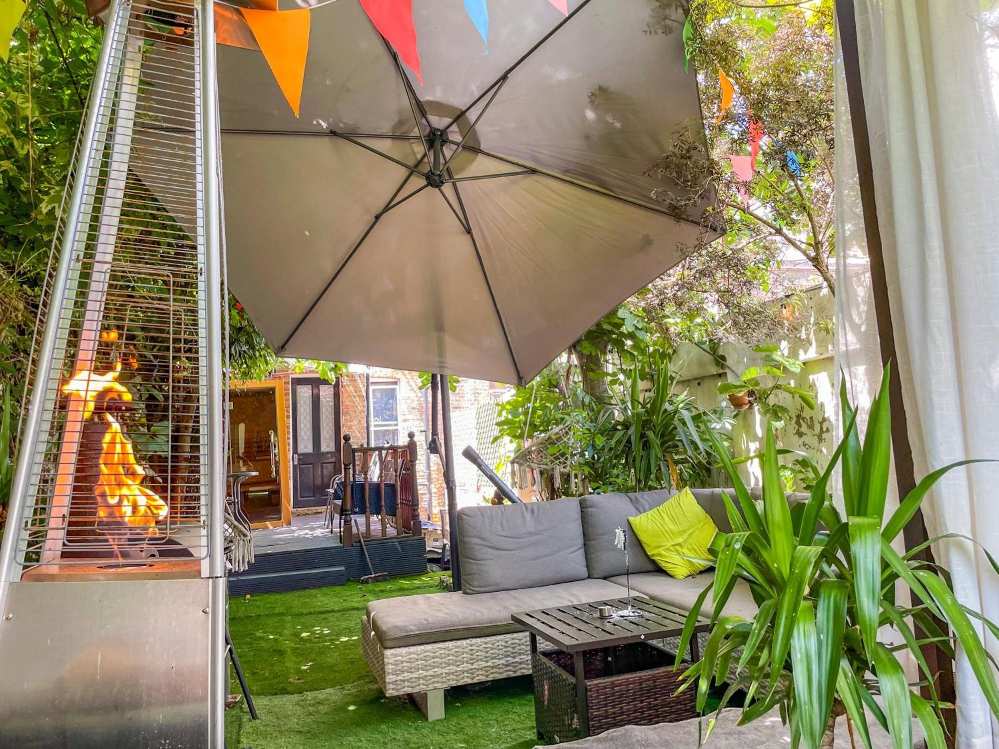 Privatunterkunft Double W/projector & Garden Hot Tub London