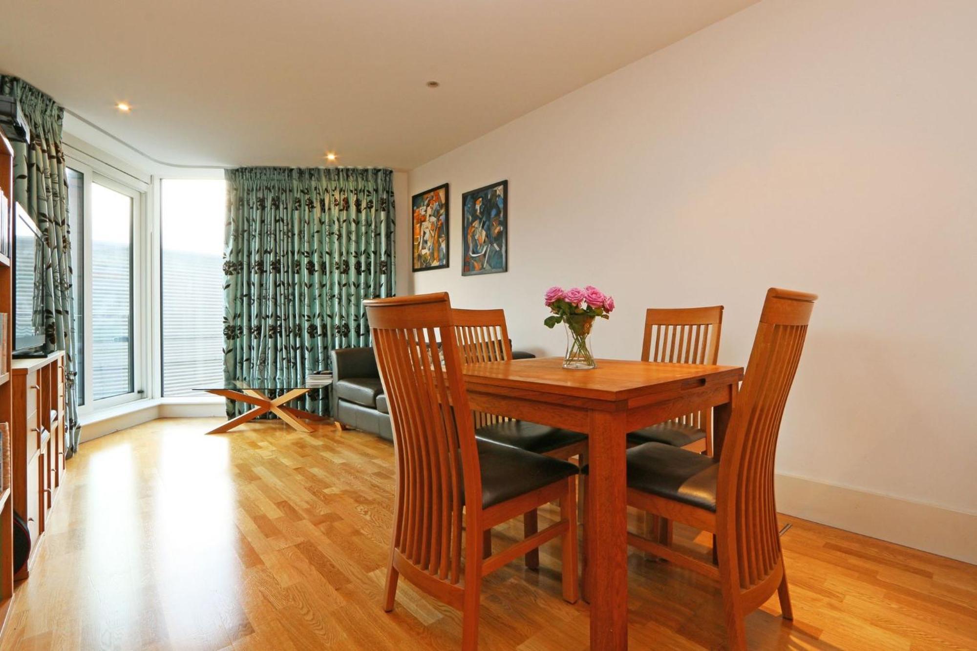 Riverside 1 Bed Apartment London
