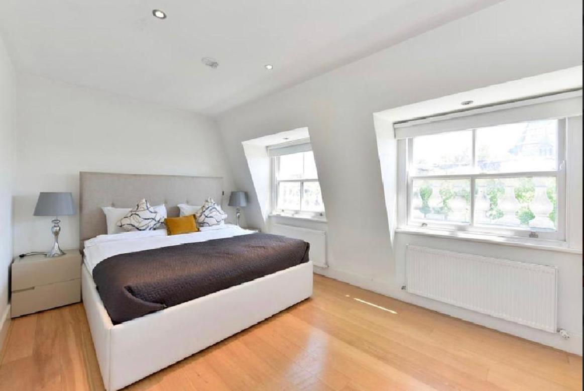 The Queen's Gate Penthouse Apartment