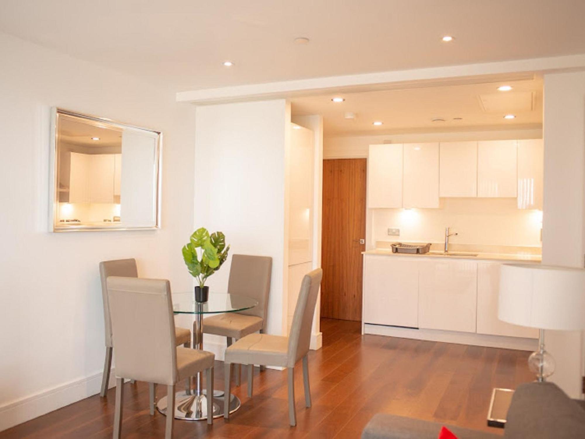 Apartment Lincoln Plaza By Interhome