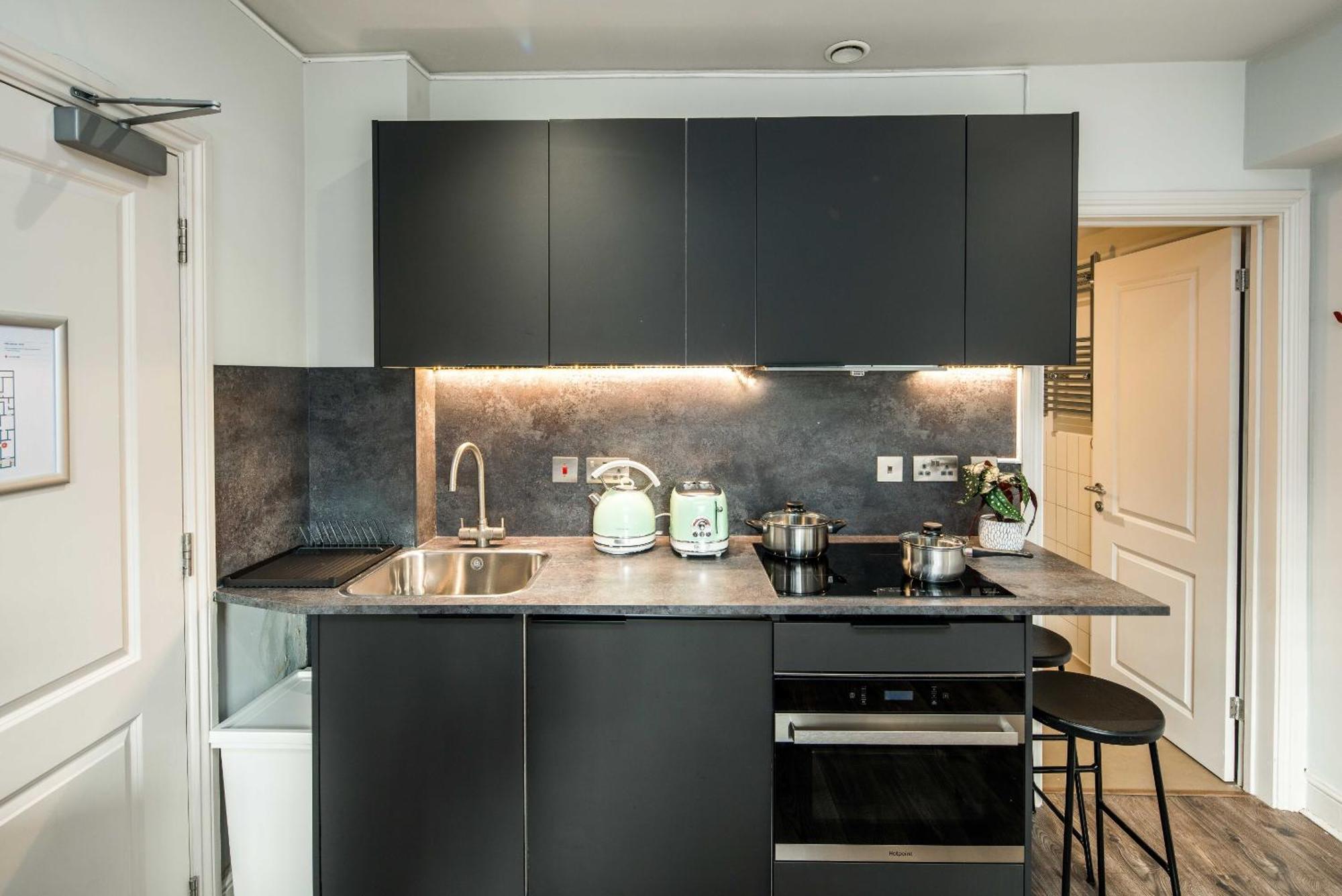 Hyde Park By Sleepy Apartment London