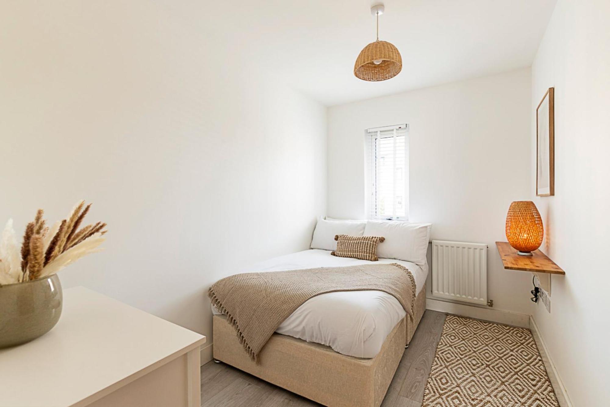 Semi-detached House With Modern Bespoke Interior Holiday home London