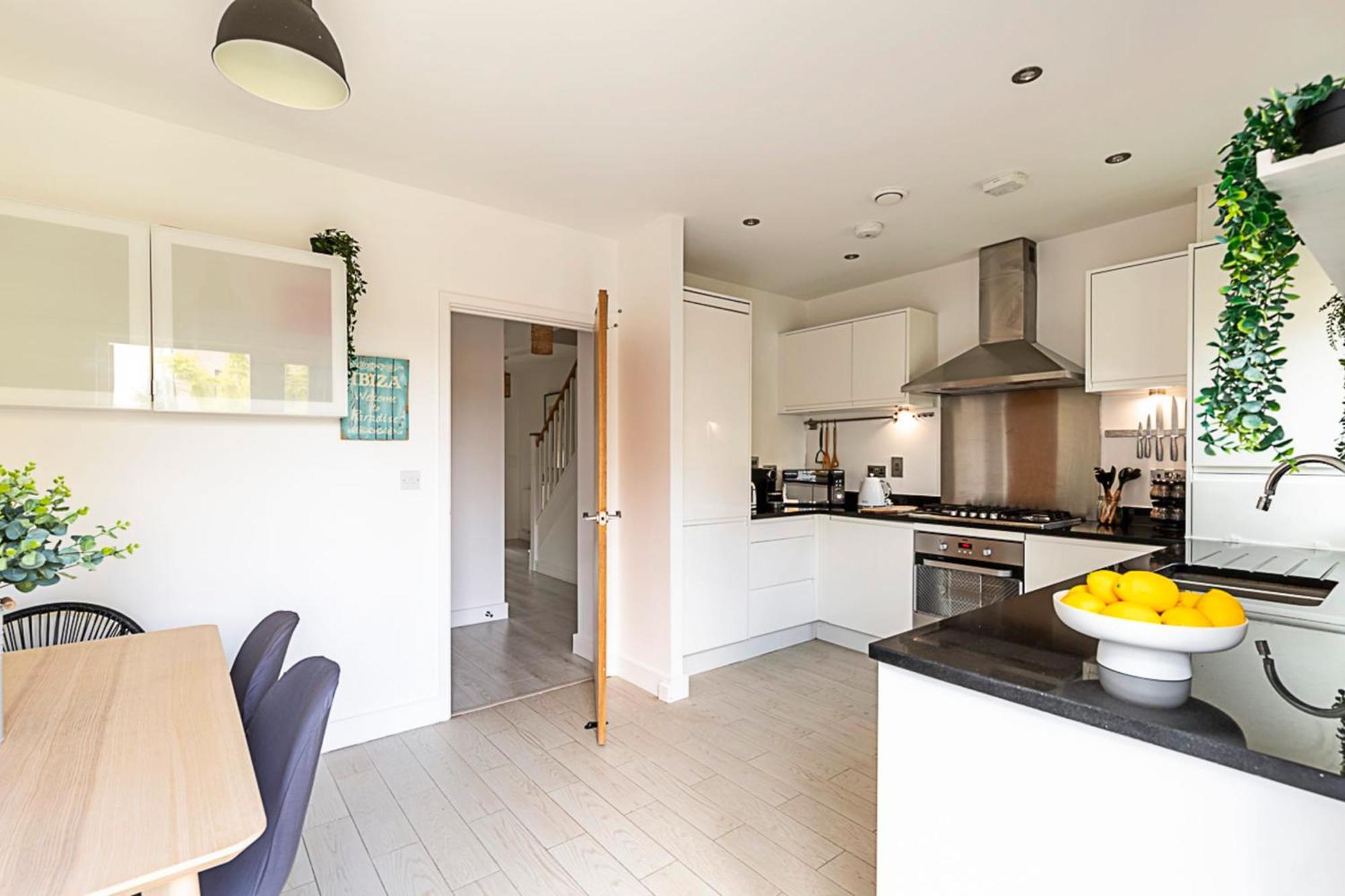 Holiday home Semi-detached House With Modern Bespoke Interior London