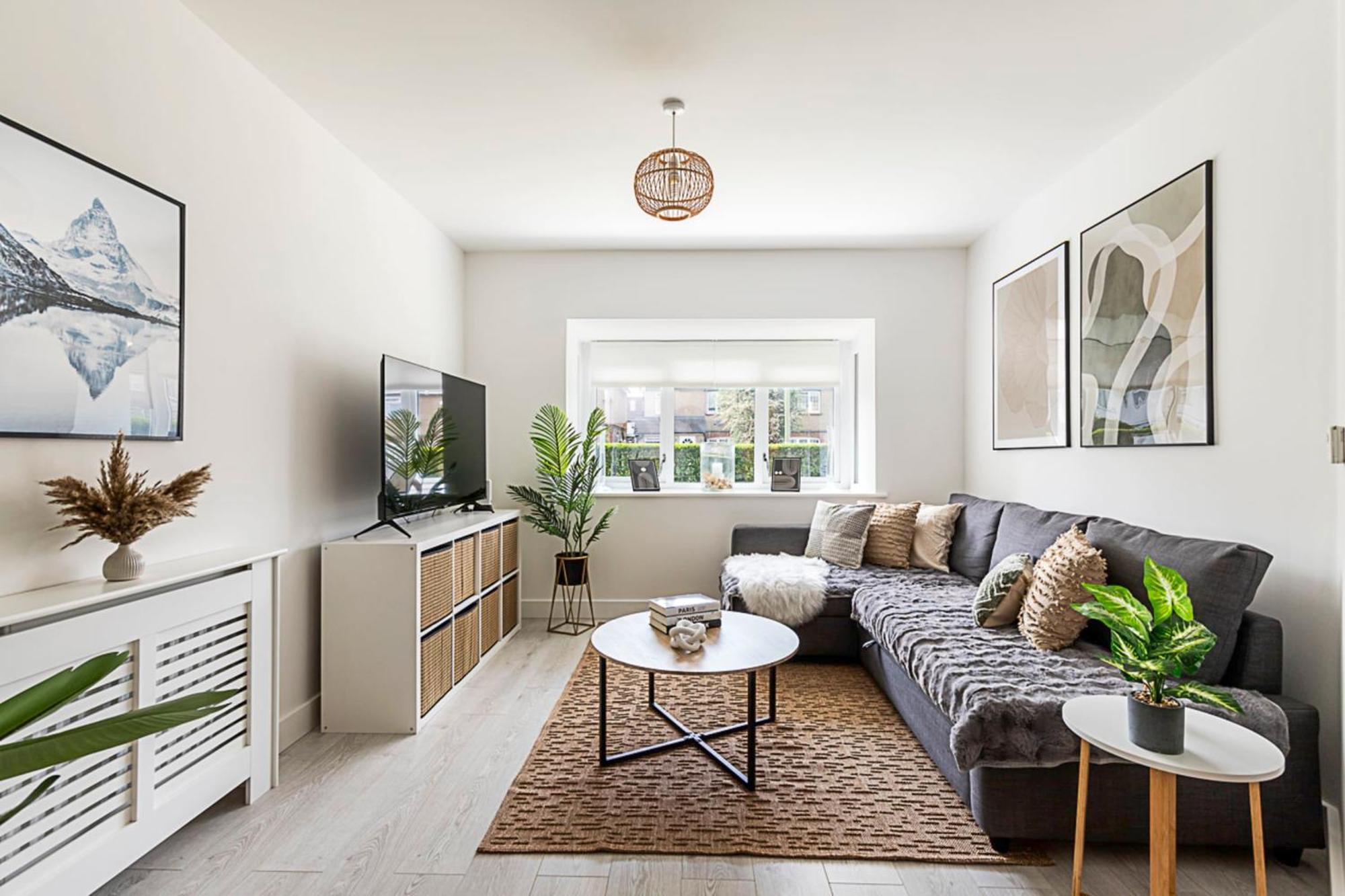 Holiday home Semi-detached House With Modern Bespoke Interior London