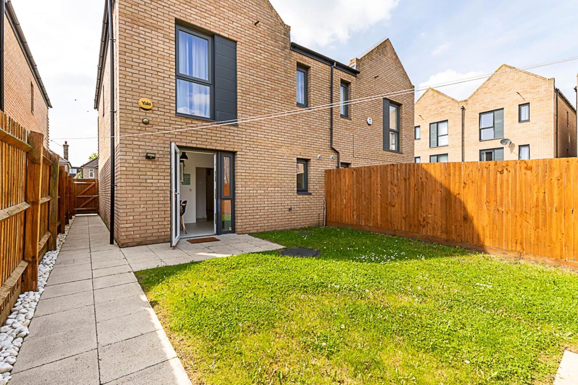 Semi-detached House With Modern Bespoke Interior London
