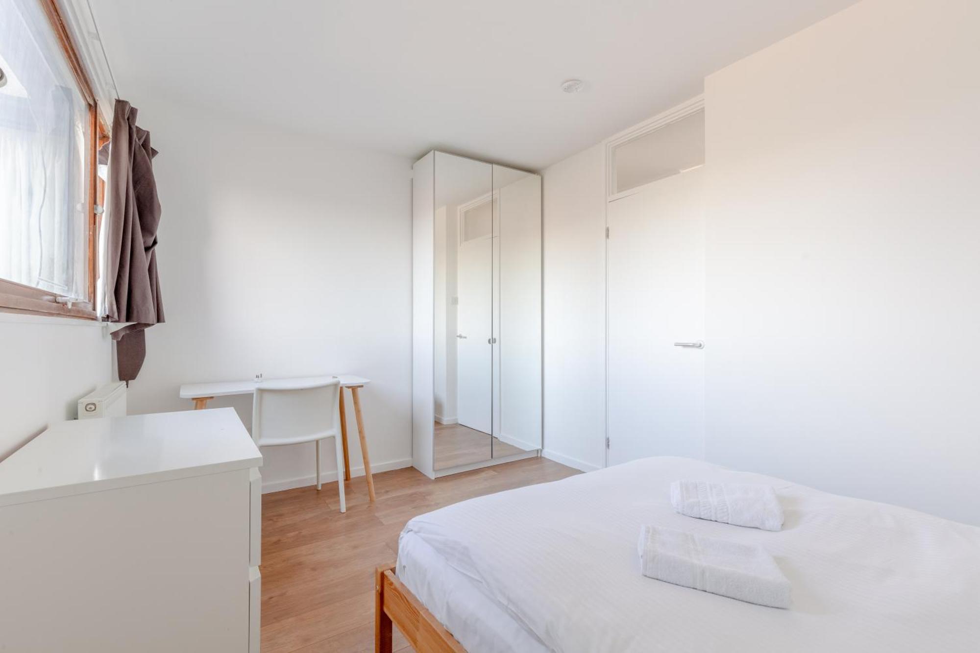 Unique Spacious Central 3 Bedroom With Rooftop Terrace Leilighet *