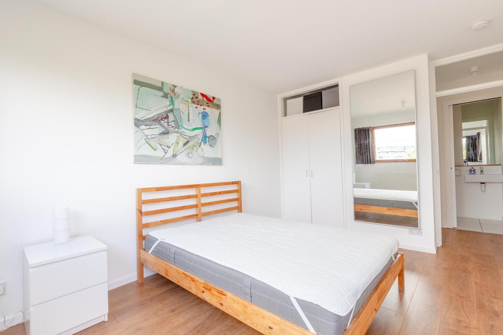Unique Spacious Central 3 Bedroom With Rooftop Terrace Leilighet