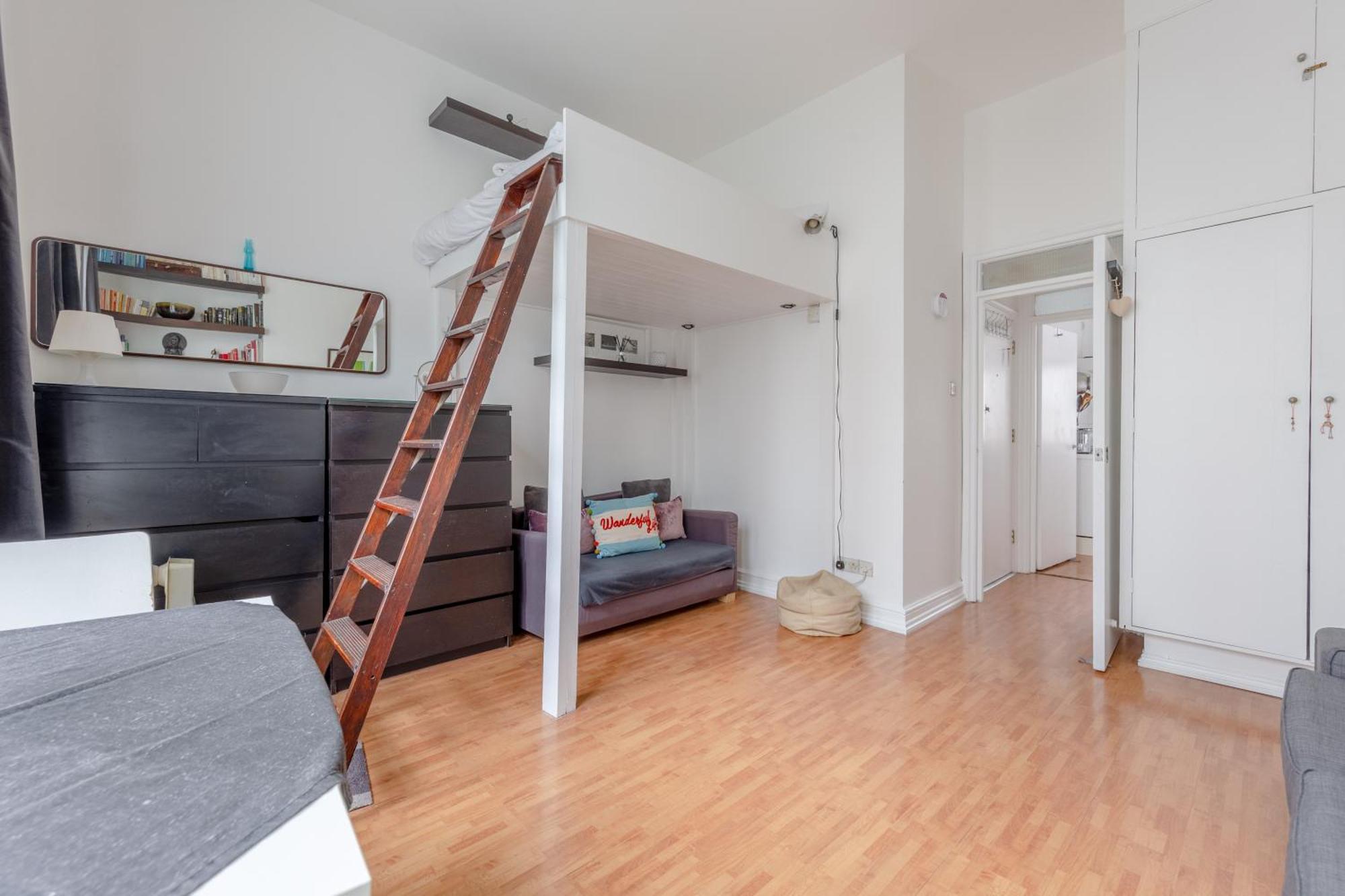 Spacious Near Kensington Gardens Appartement Londen