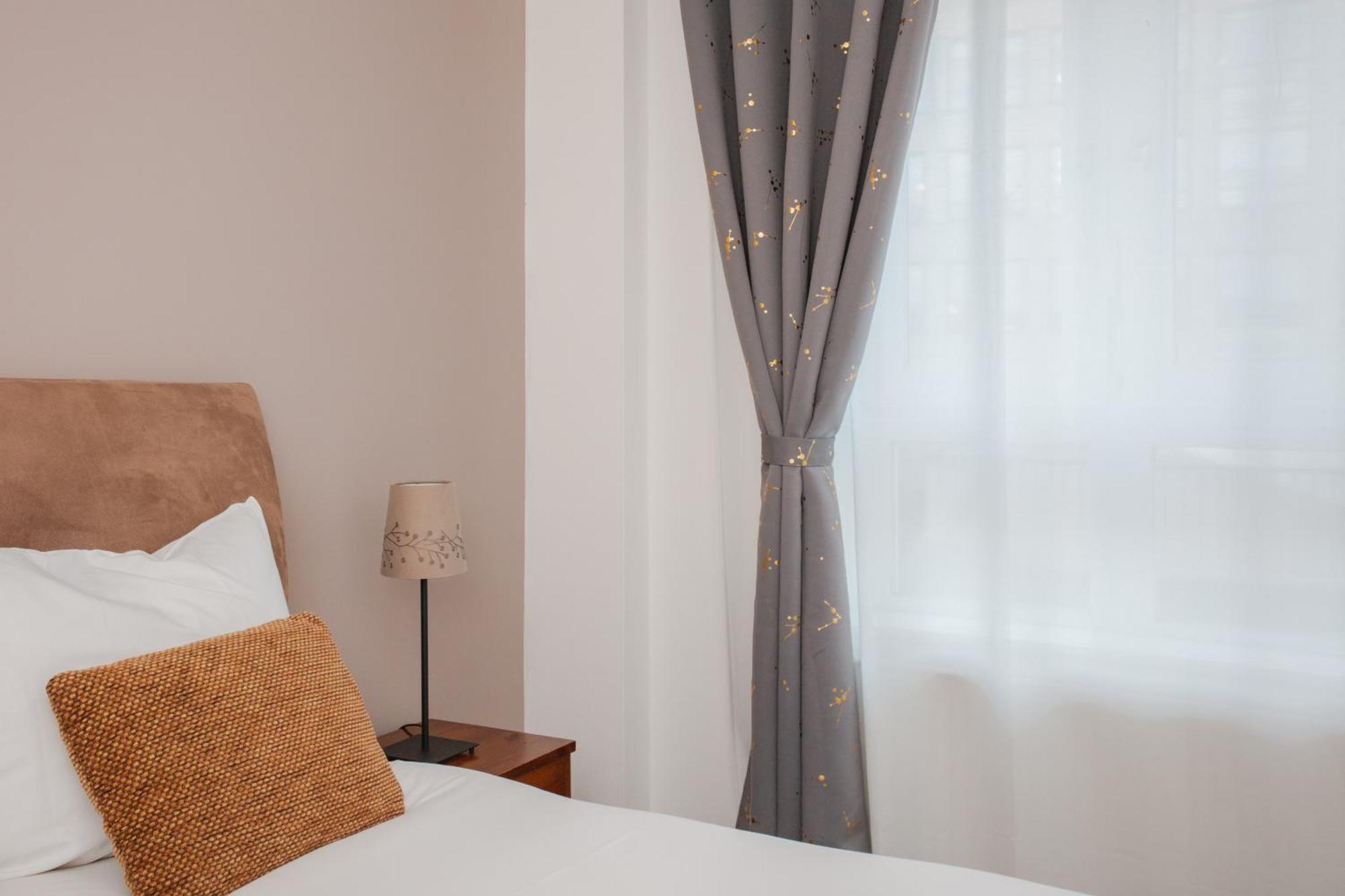 Apartment 1 Bedroom On The Riverbank Near St Paul's