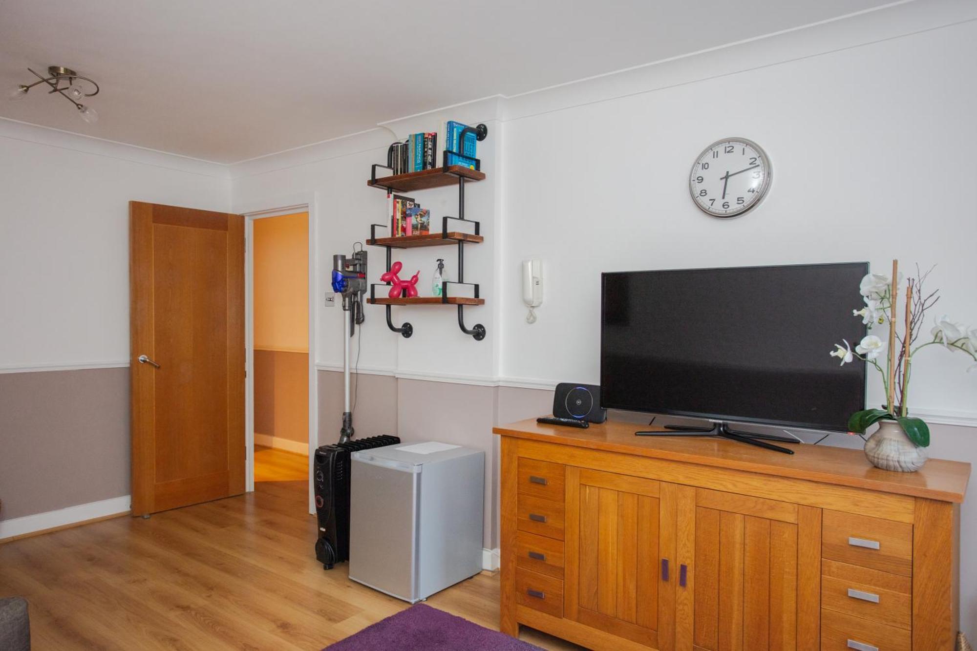1 Bedroom On The Riverbank Near St Paul's Apartment
