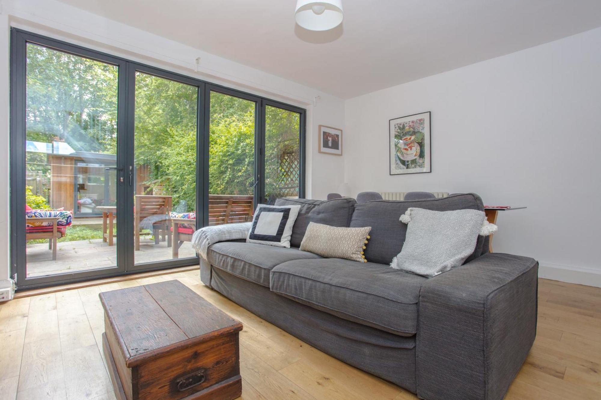 Modern 3 Bedroom In Brixton * Londen