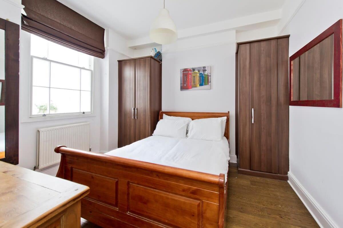 Charming 2-bed Near Buckingham Palace Appartement Londen