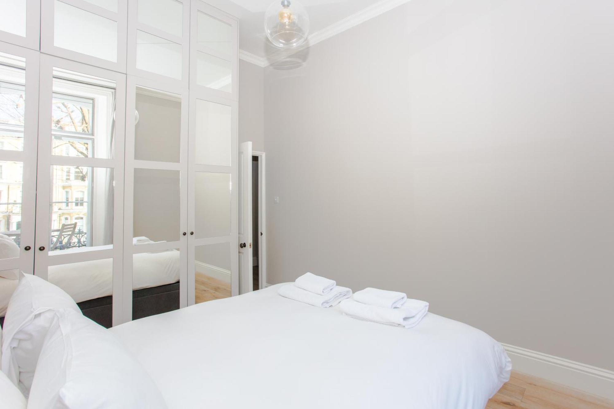 Apartment Modern & Spacious 1 Bedroom In