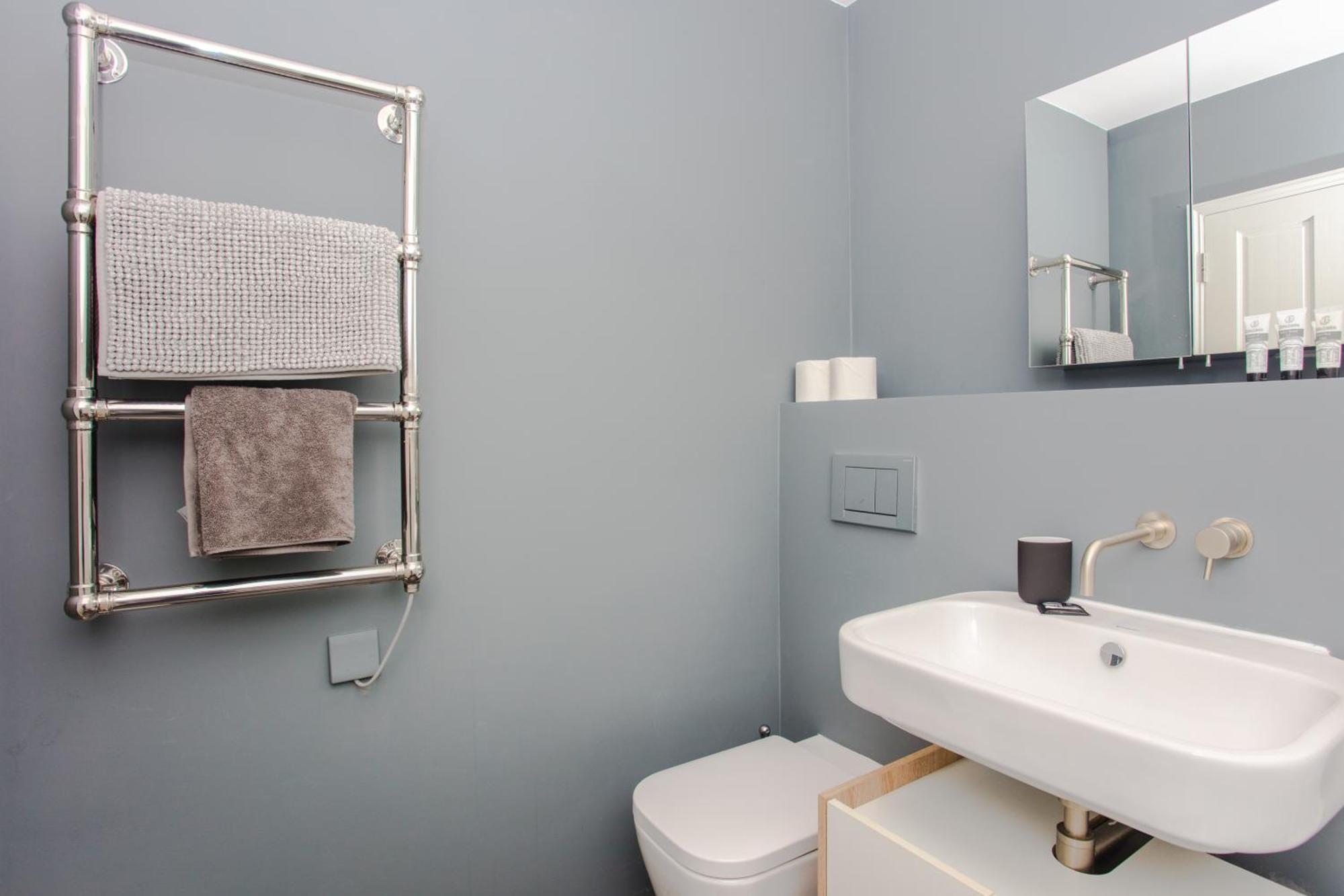 Modern & Spacious 1 Bedroom In Apartment London