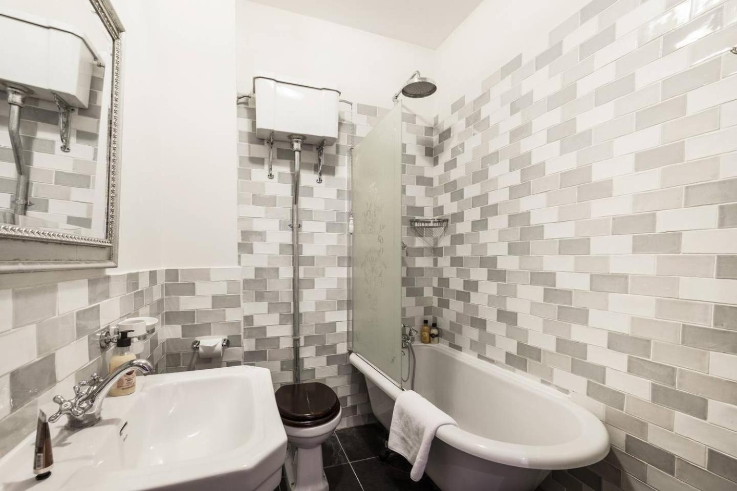 Elegant Airy 2 Bedroom Flat In Paddington Leilighet London