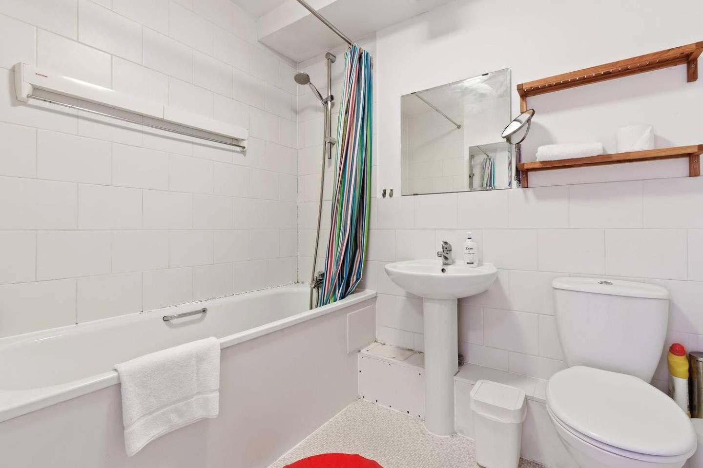 Modern 2 Bedroom In Homerton Apartment *