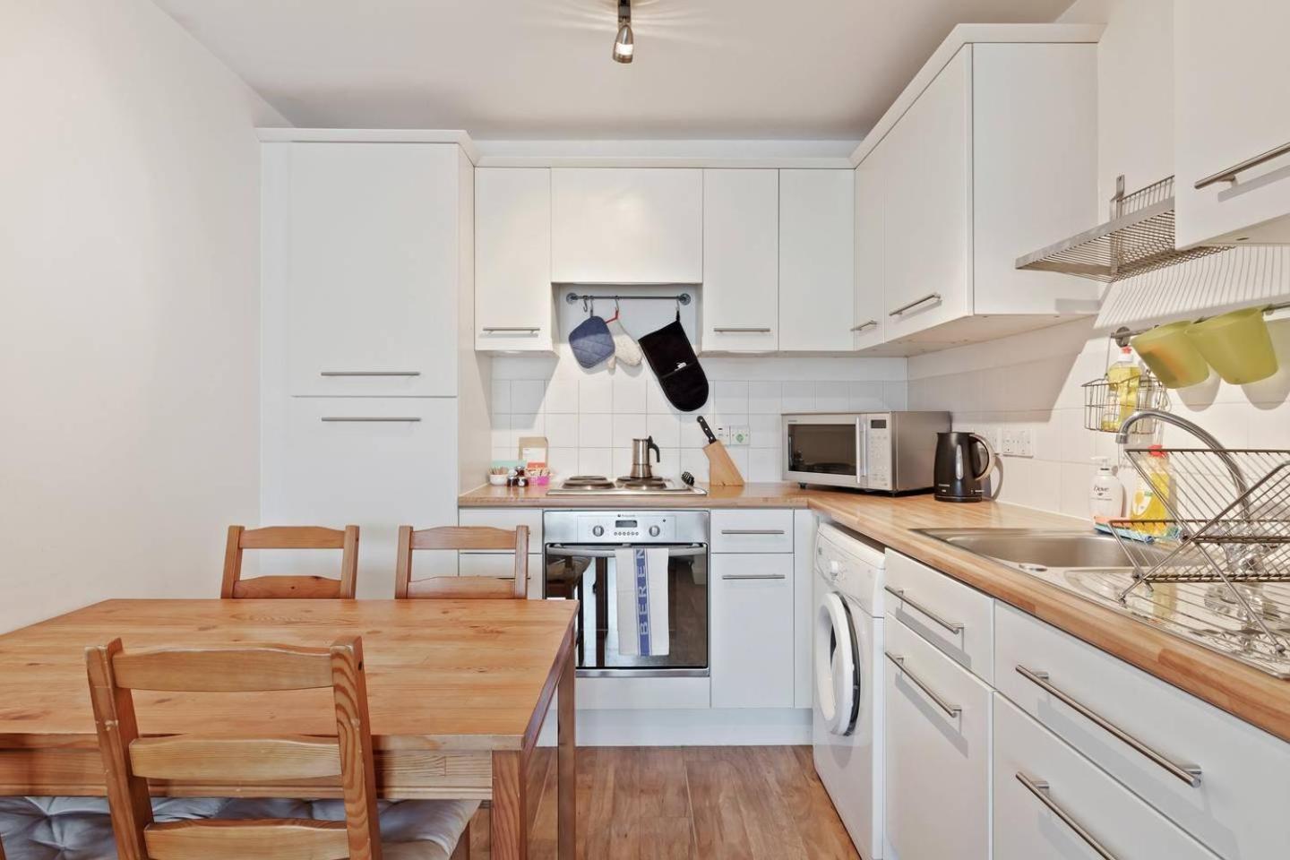 Modern 2 Bedroom In Homerton