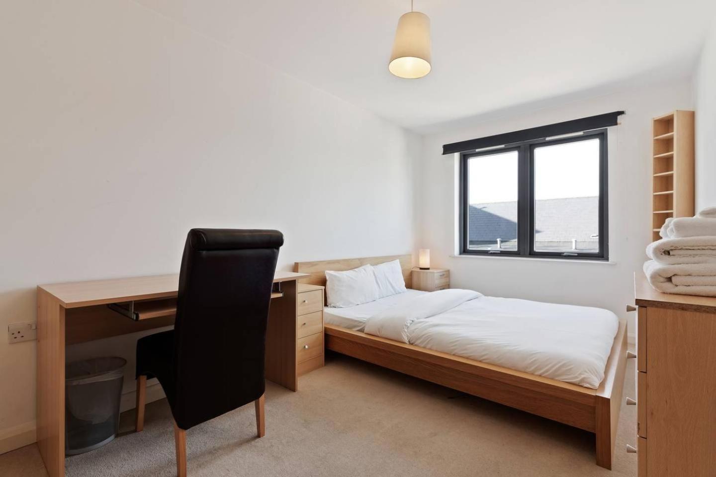 Modern 2 Bedroom In Homerton Apartment *