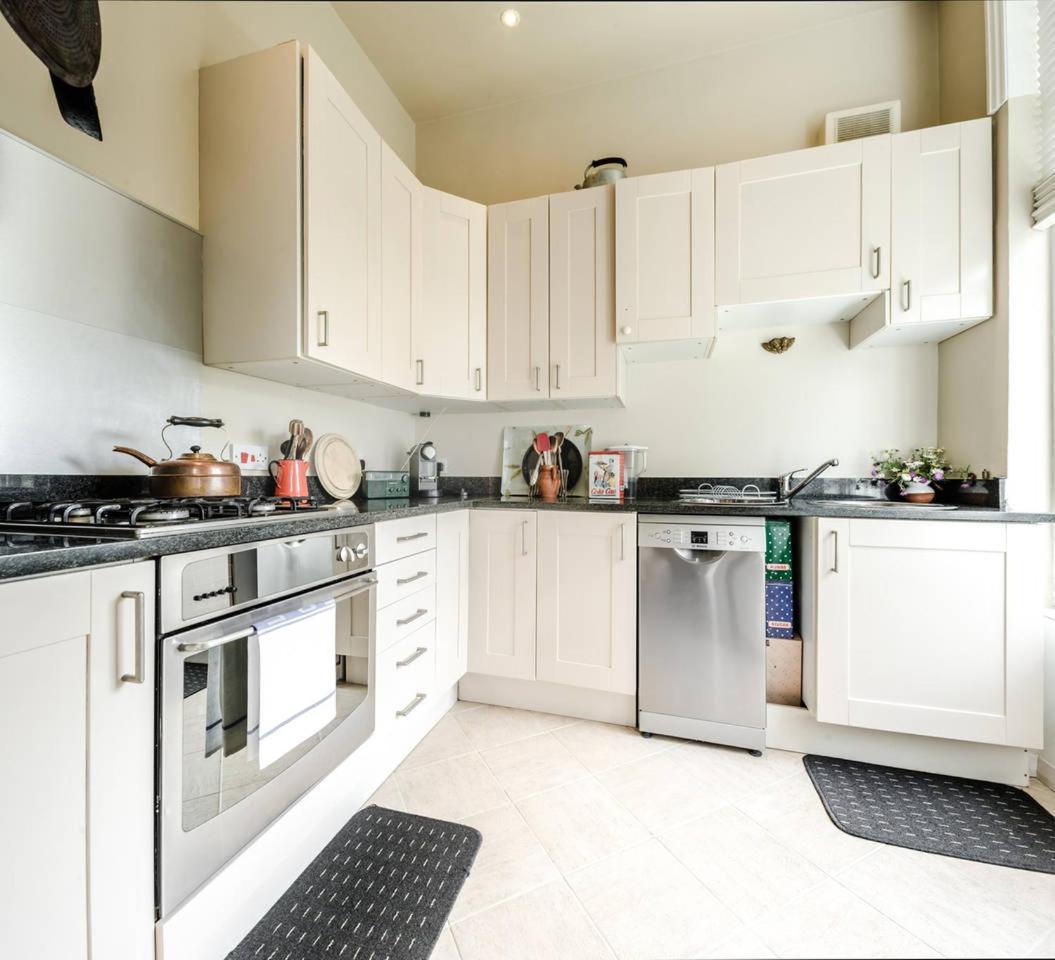 Chic 1 Bedroom In Shepherd's Bush Apartment *