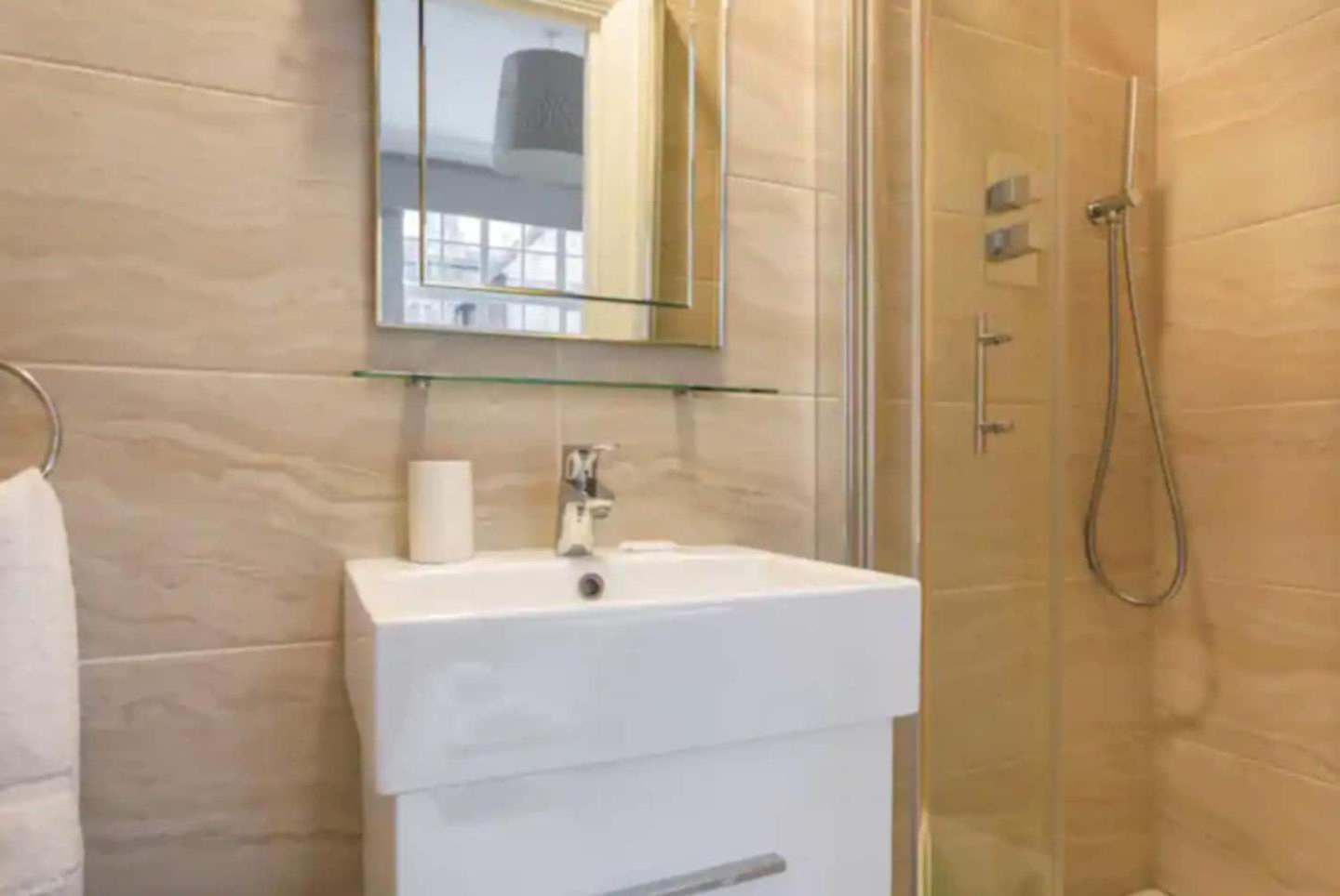 Modern 2 Bedroom In Marble Arch *