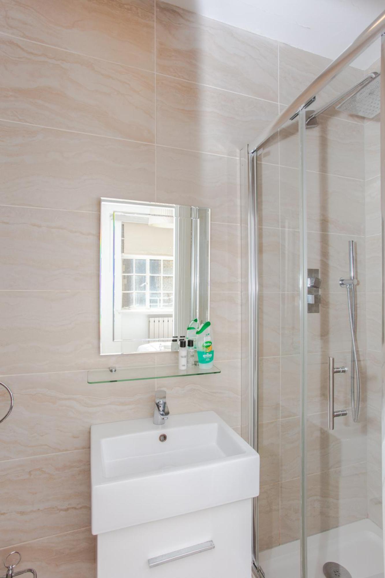 Modern 2 Bedroom In Marble Arch Leilighet