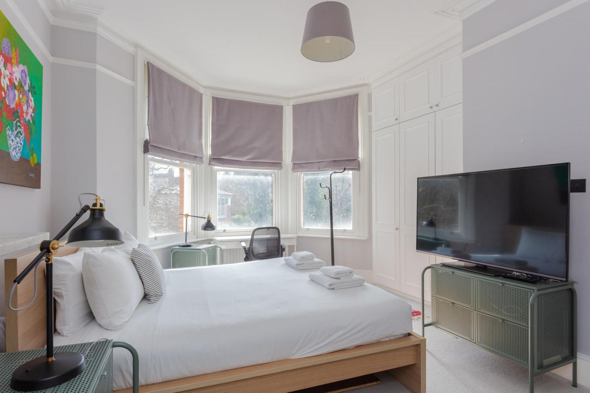 Newly Renovated 3 Bedroom In North West London
