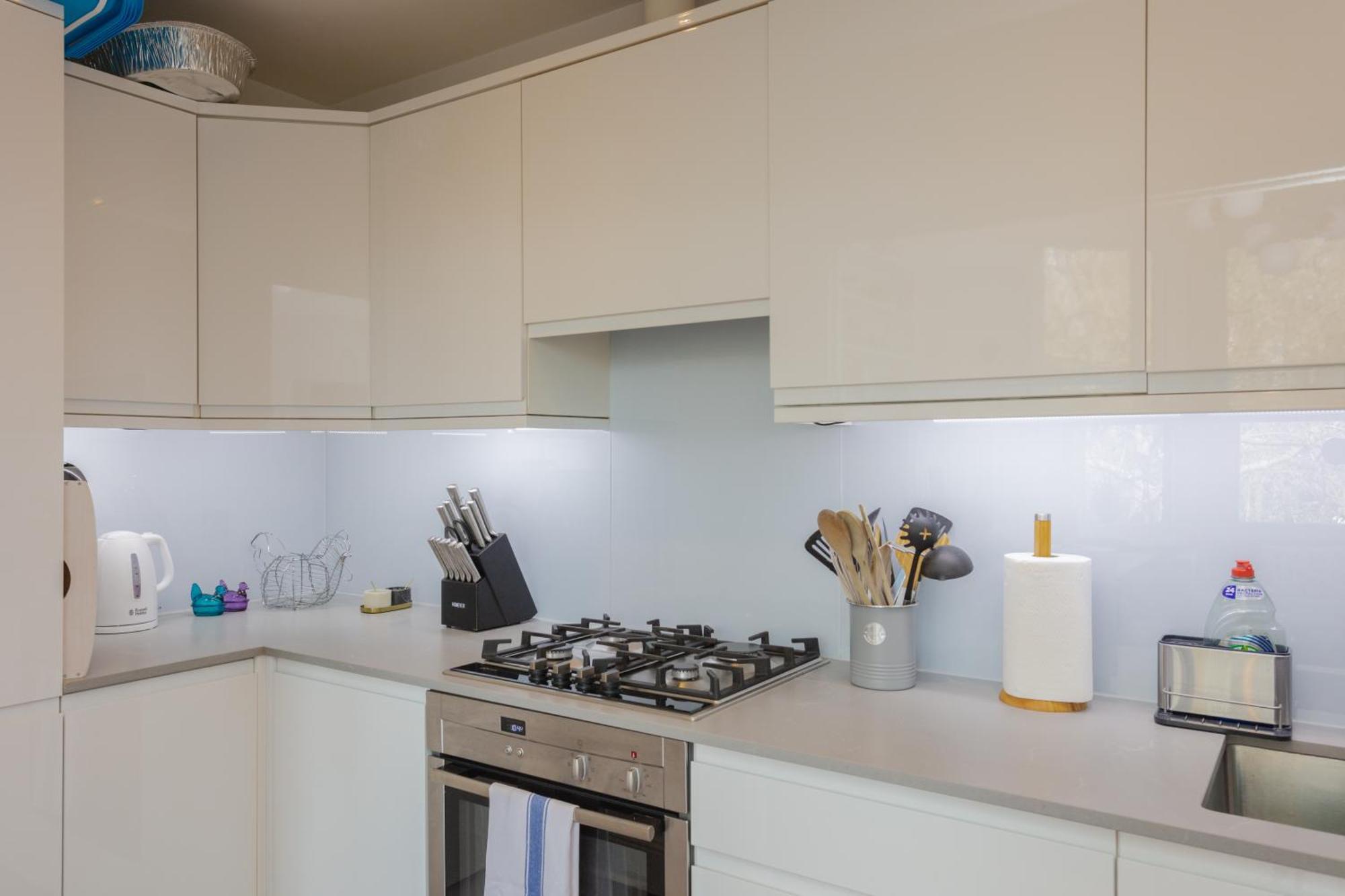 Newly Renovated 3 Bedroom In North West * London
