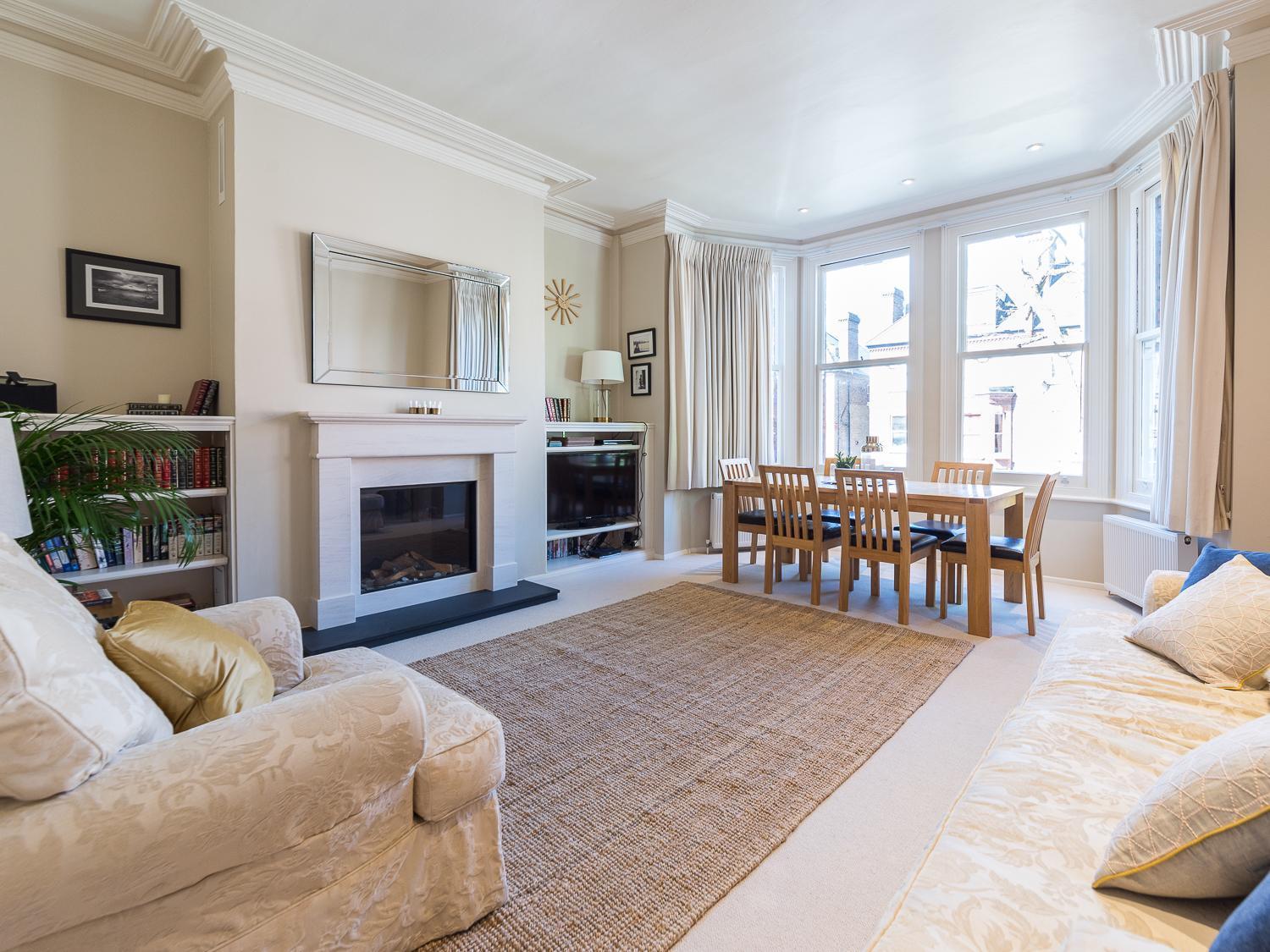 Homely 2 Bedroom Victorian In Hampstead Apartment *